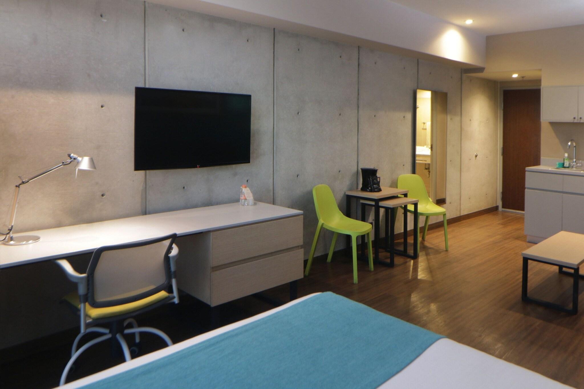 Suite Queen Size Bed