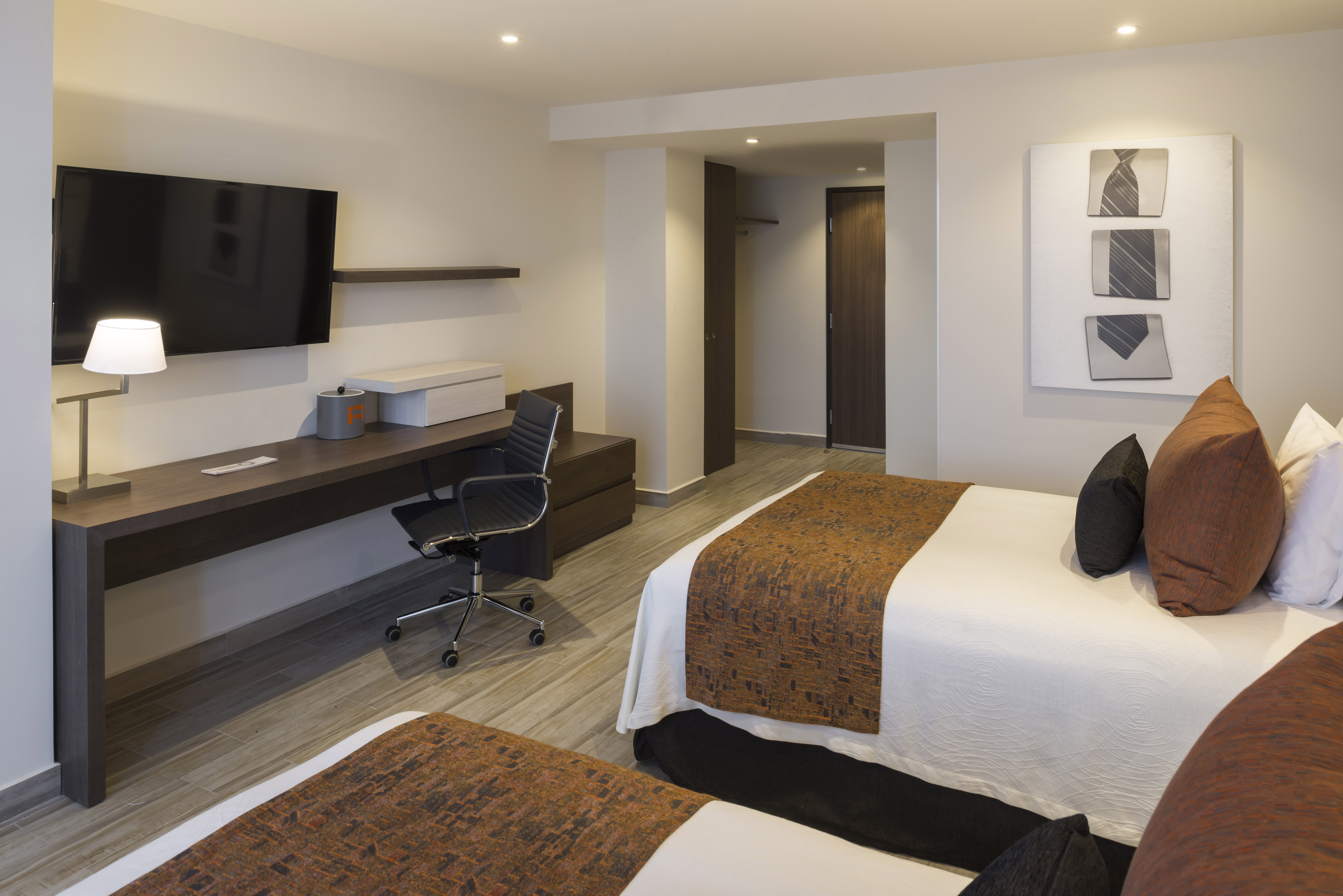 Double Deluxe King Bed