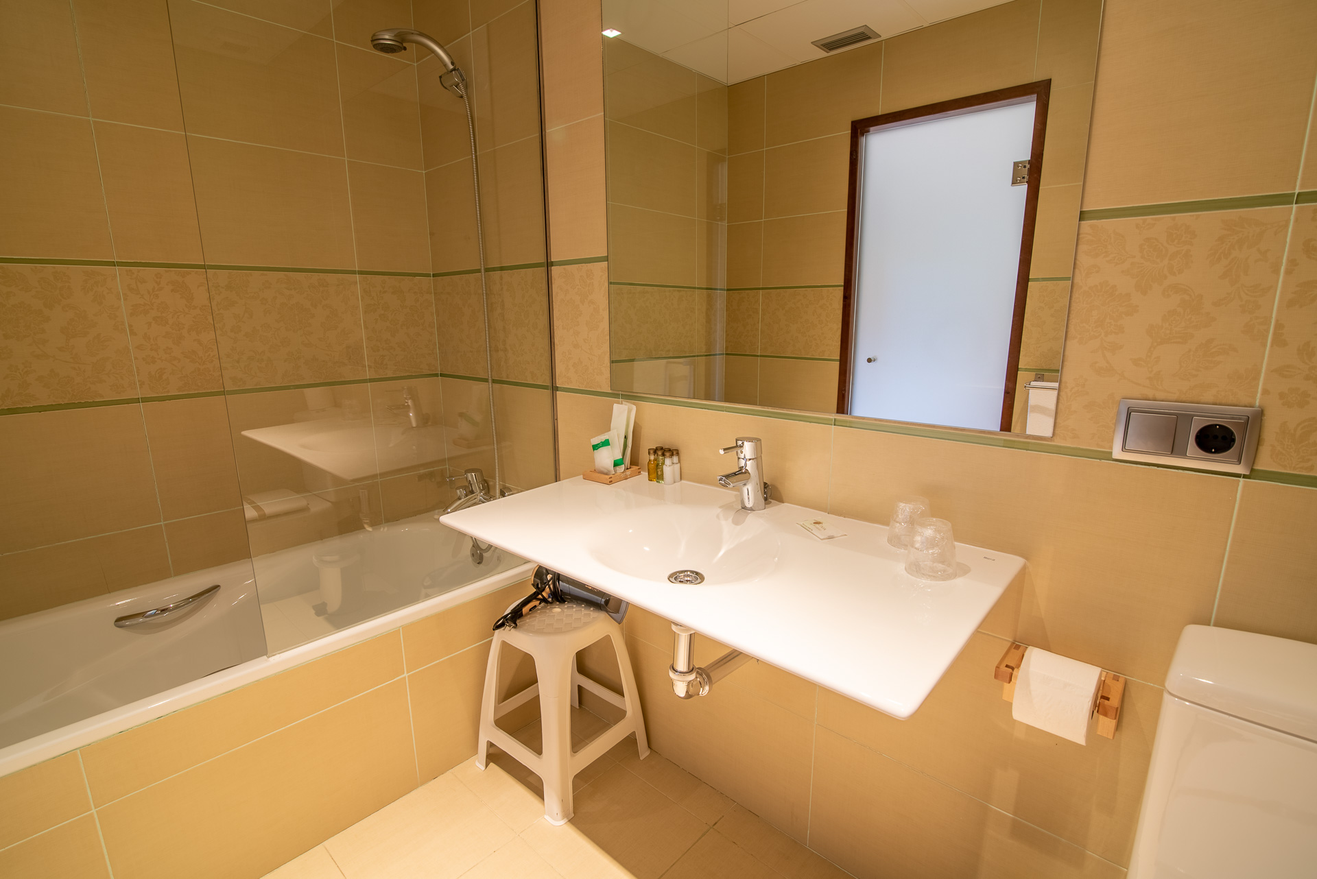 Double or Twin Standard