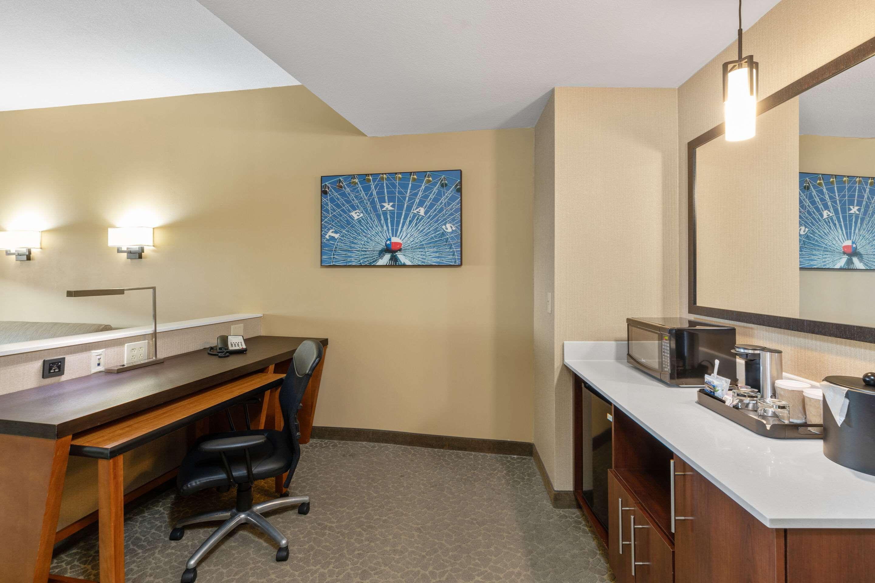 Suite Two Queen Beds