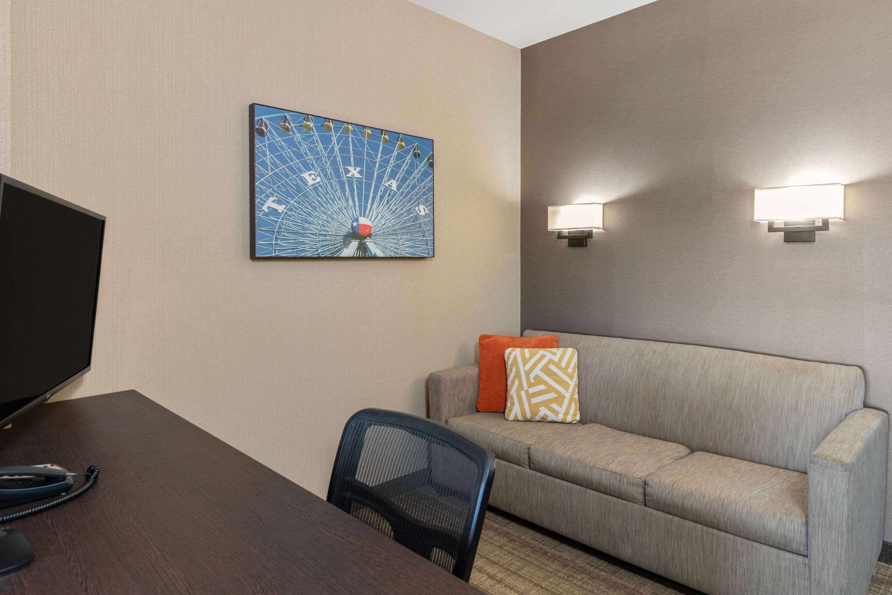 Suite Two Queen Beds Non Smoking