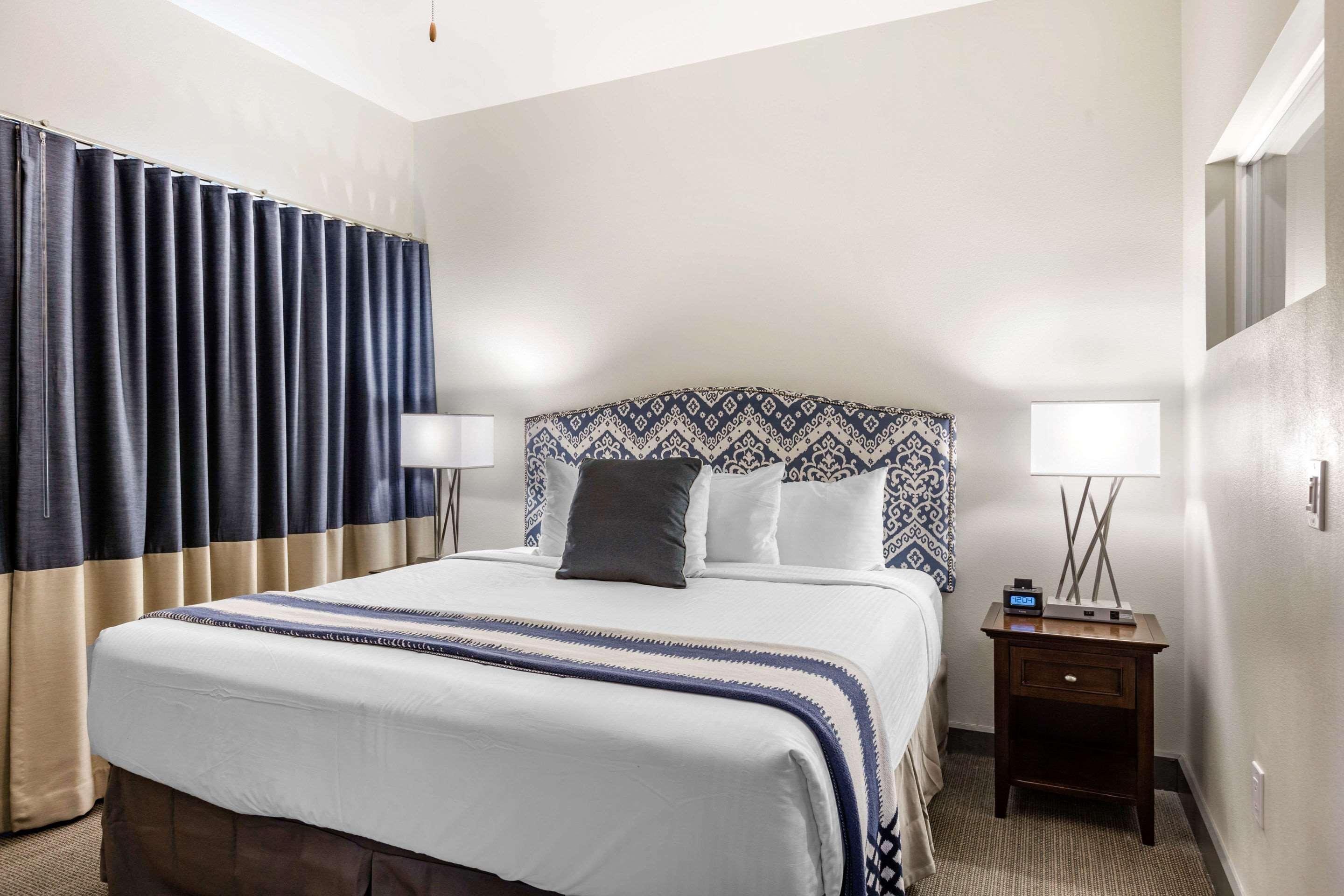 Suite King Bed Non Smoking