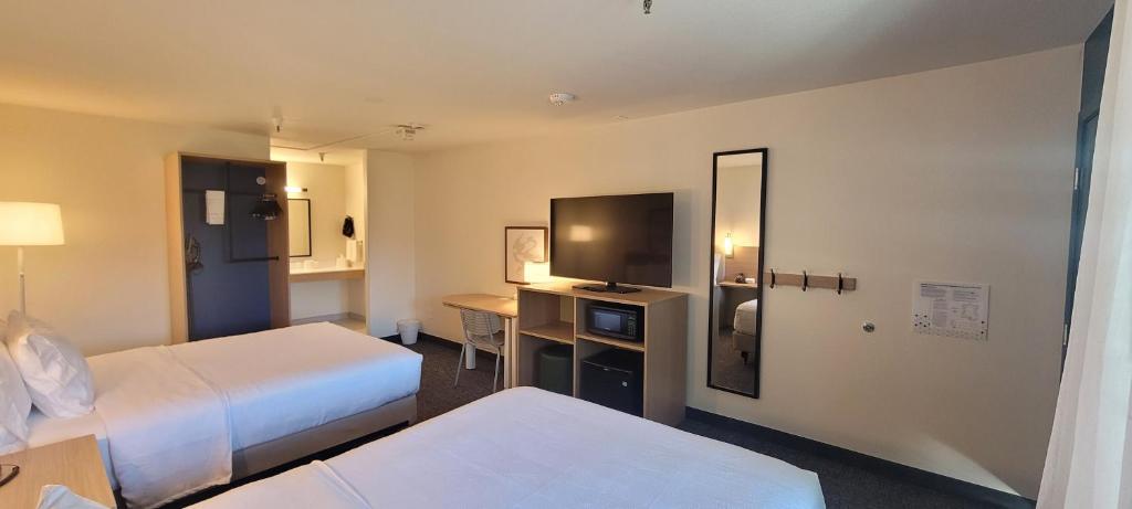 Double Accessible-two Queen Beds