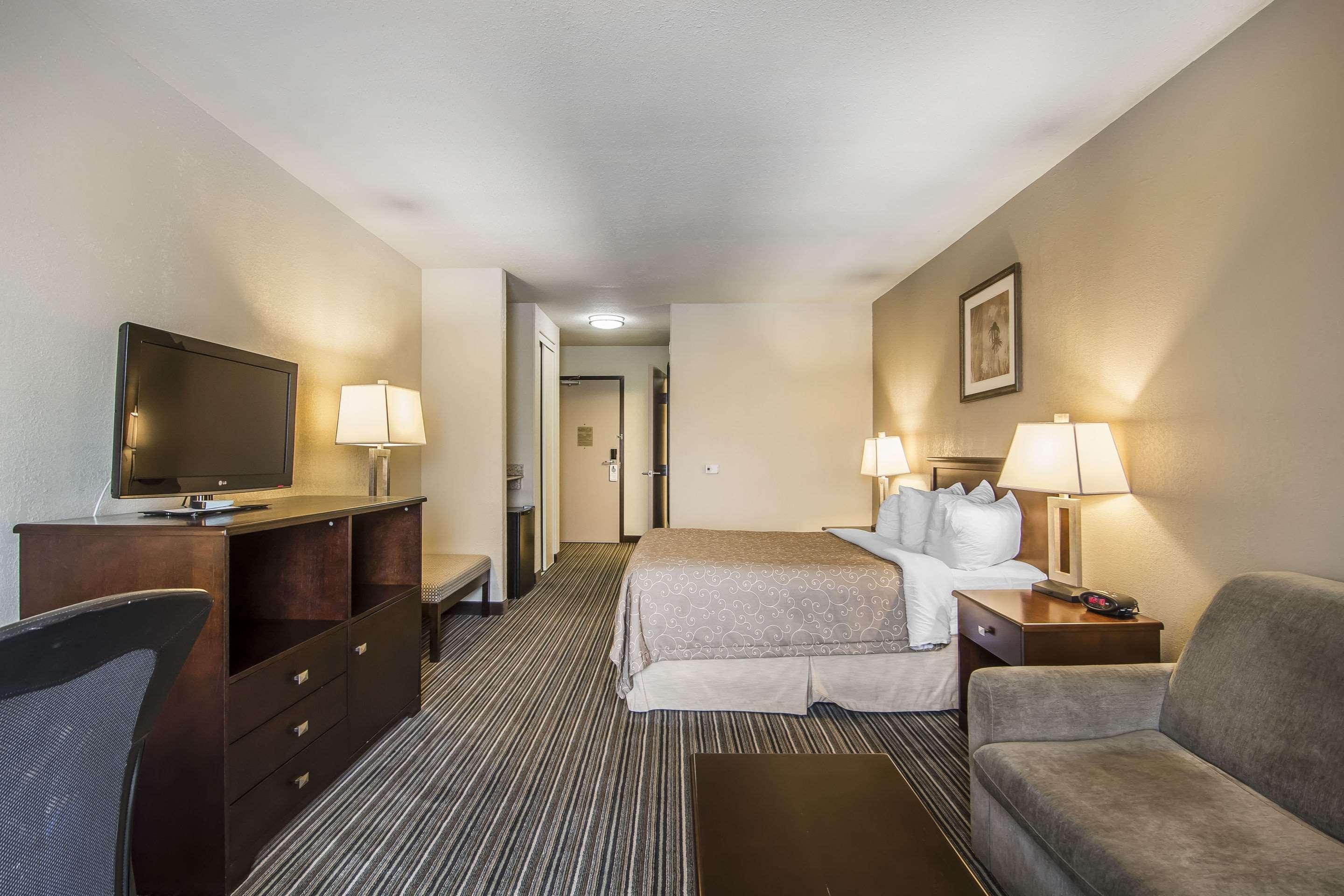 Double Queen Bed Non Smoking