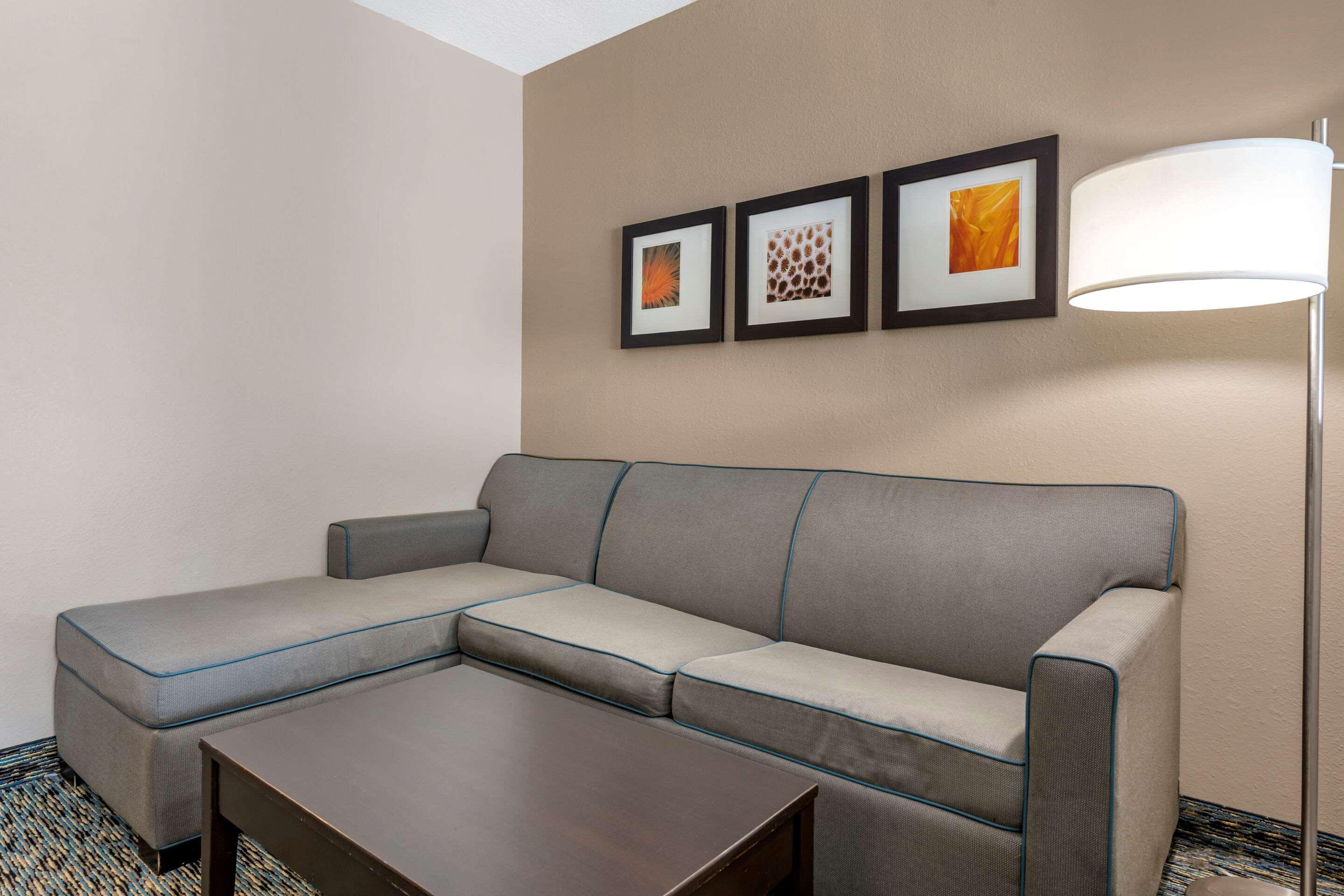 Suite Two Queen Beds Non Smoking