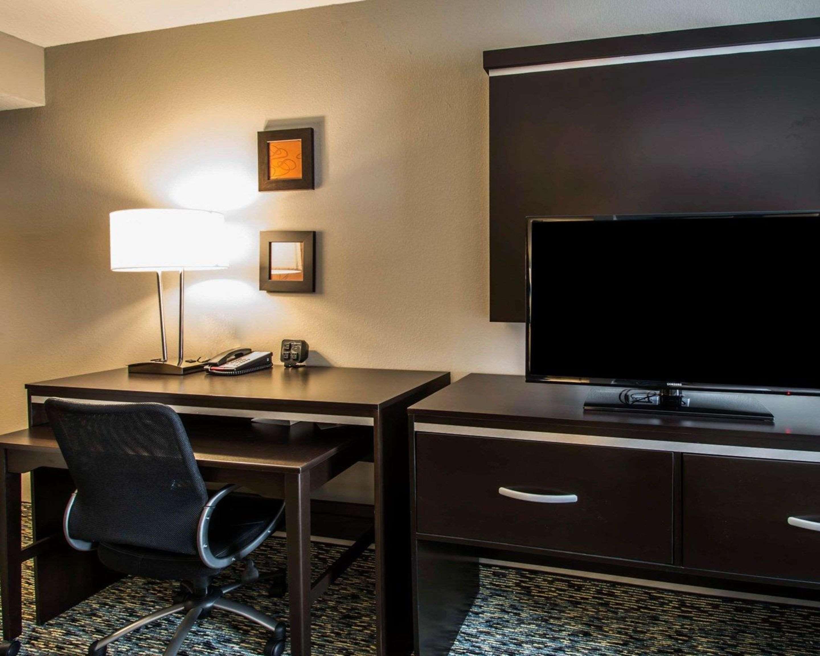 Suite Two Queen Beds Non Smoking