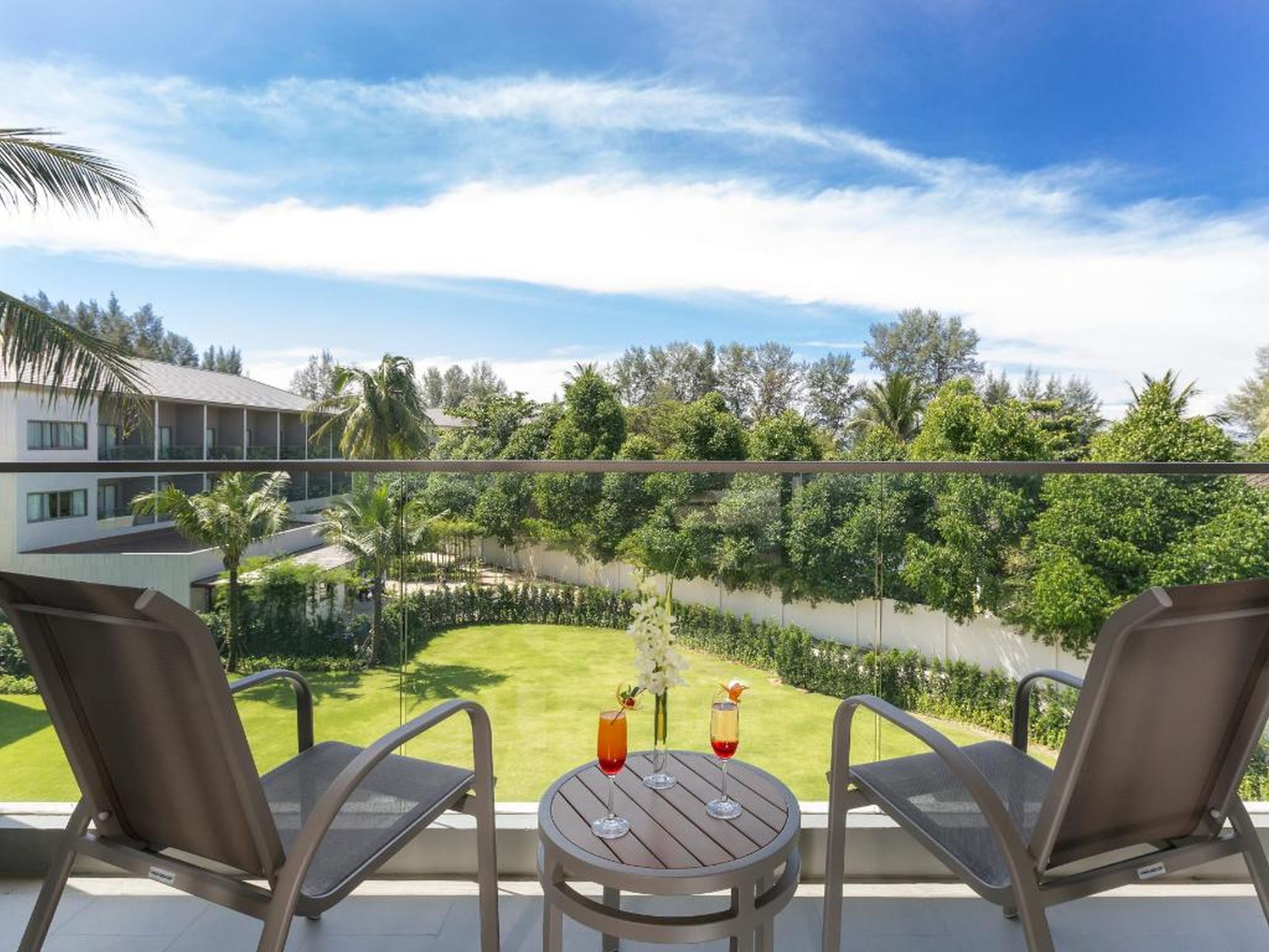 Double or Twin Deluxe Beach Front