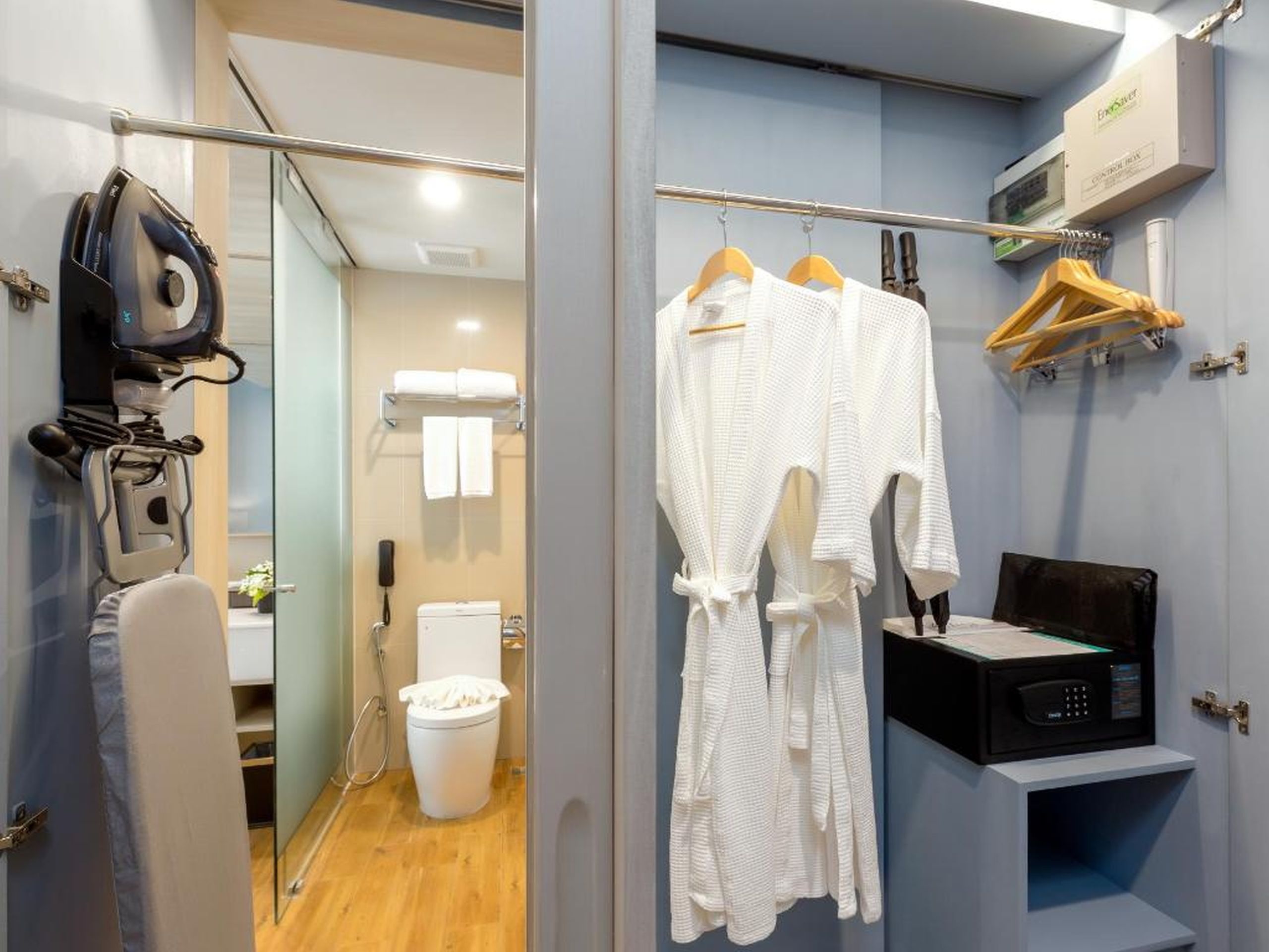 Double or Twin Deluxe Beach Front