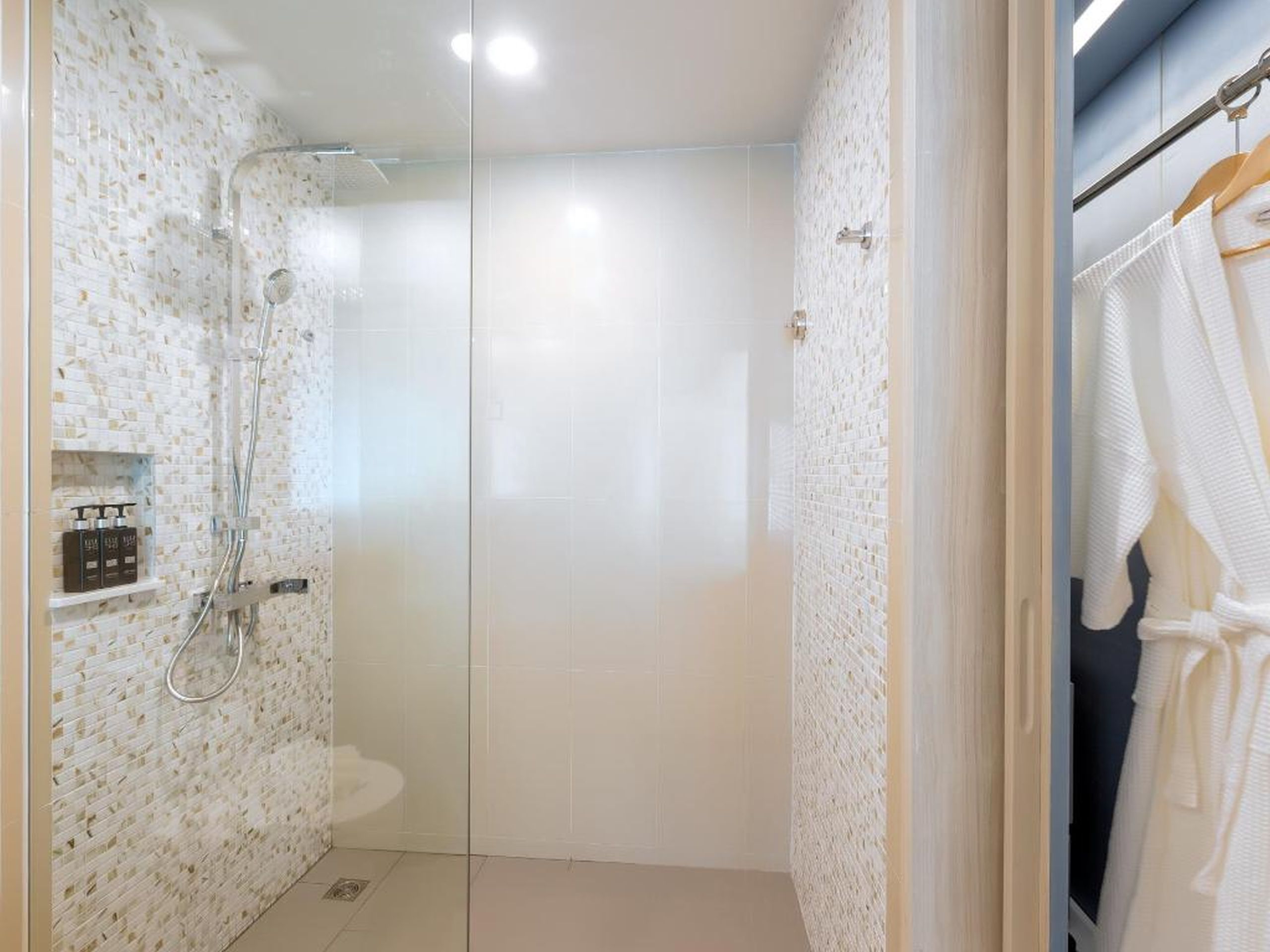 Double or Twin Deluxe Beach Front