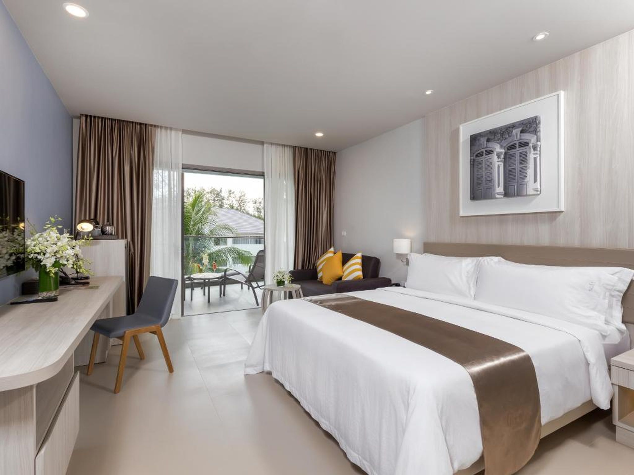 Double or Twin Deluxe Beach Front