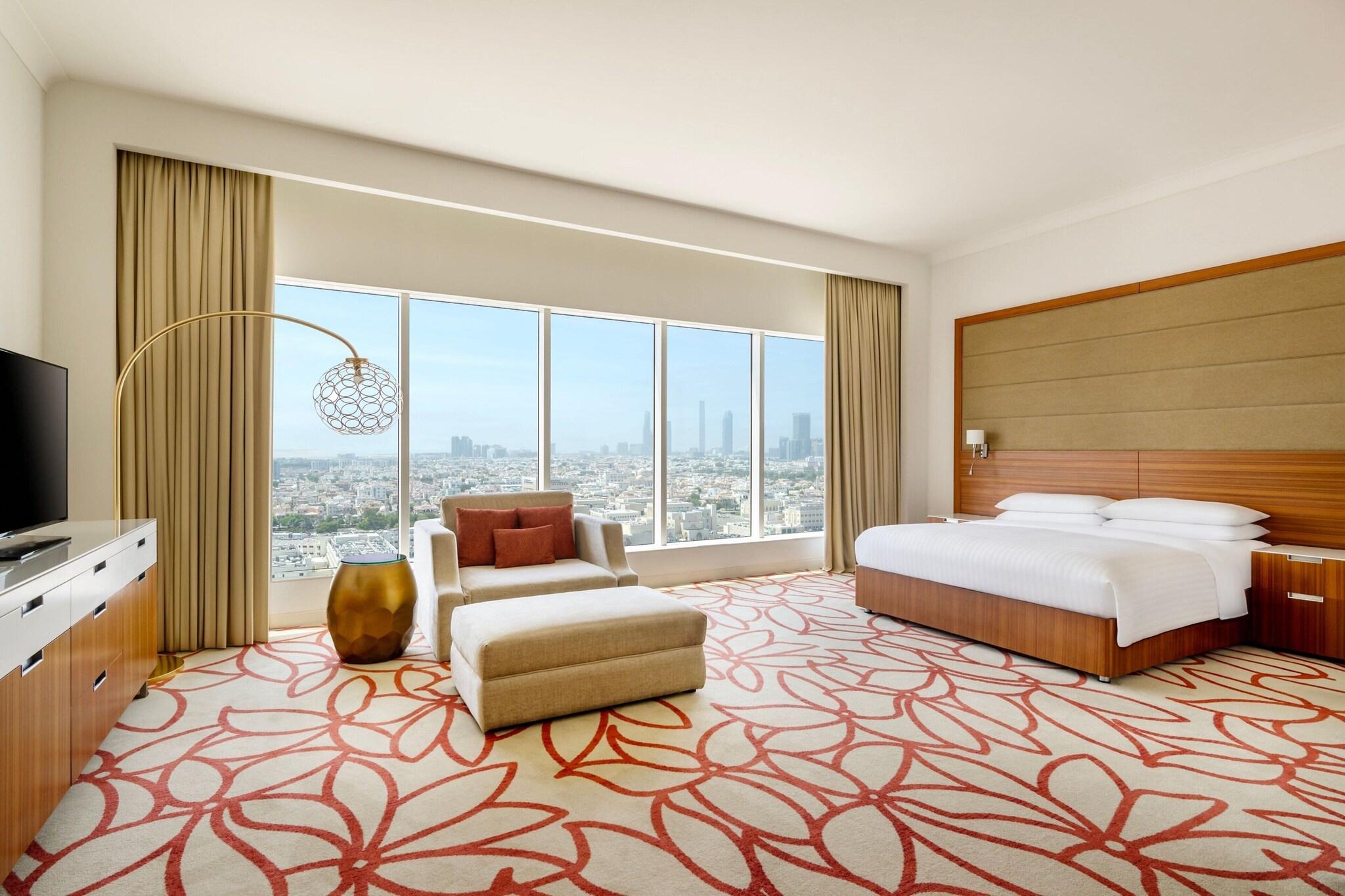 Double King Bed Smoking