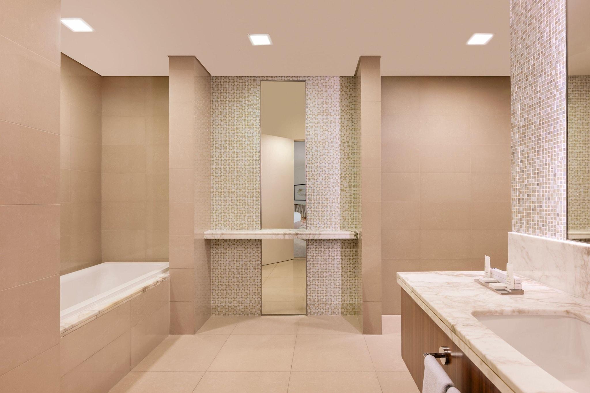 Junior Suite King Bed Smoking