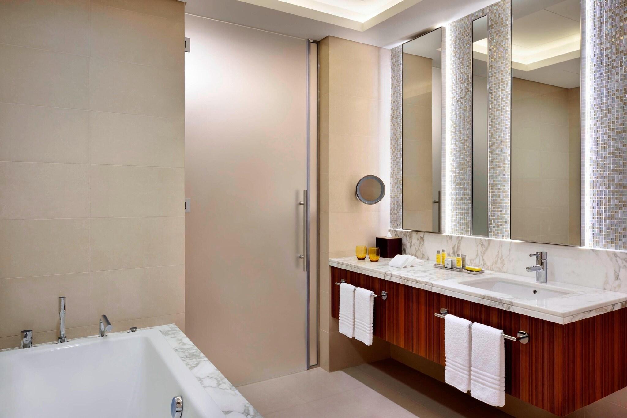 Junior Suite King Size Bed