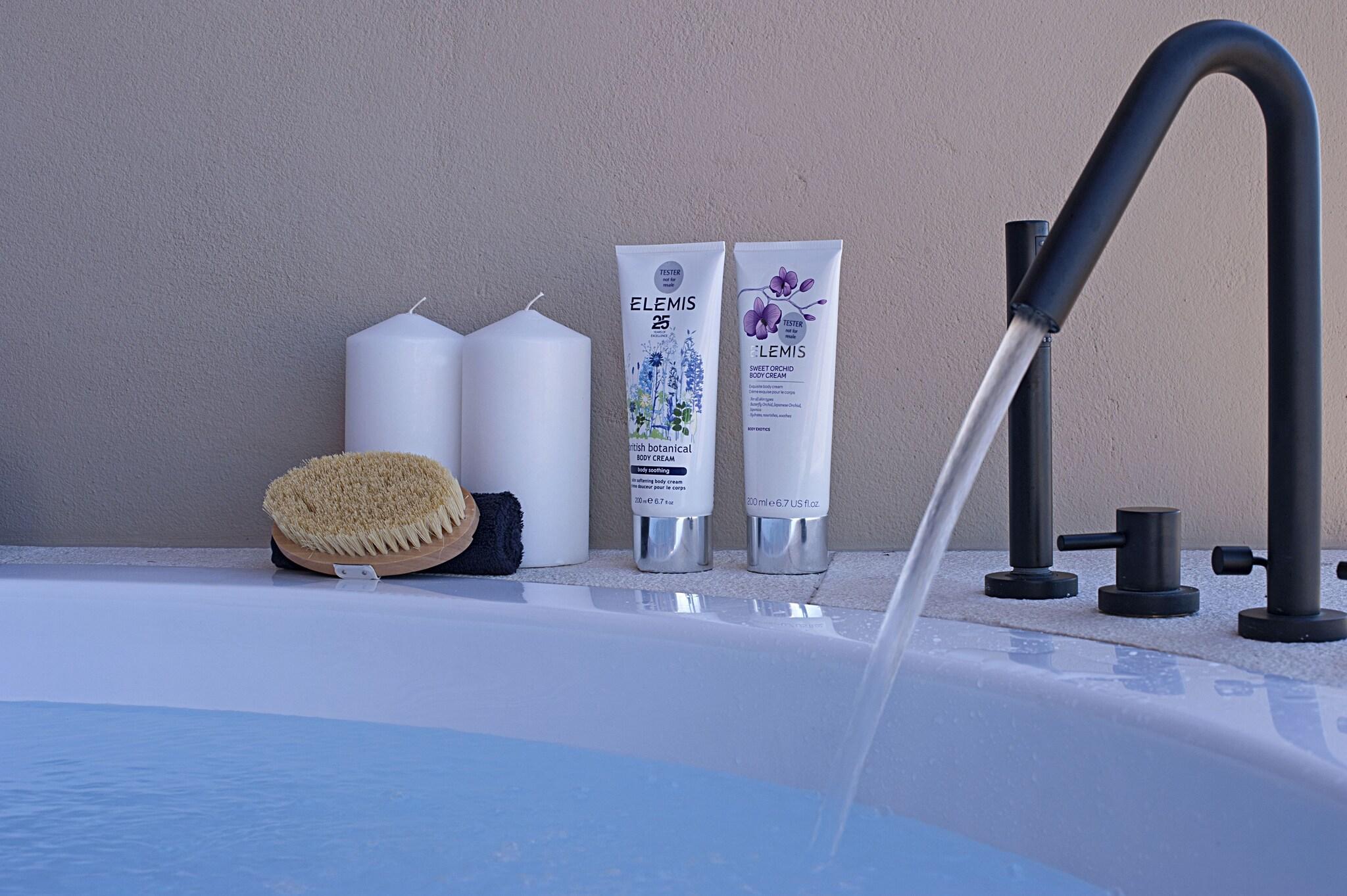 Suite with Jacuzzi with Views