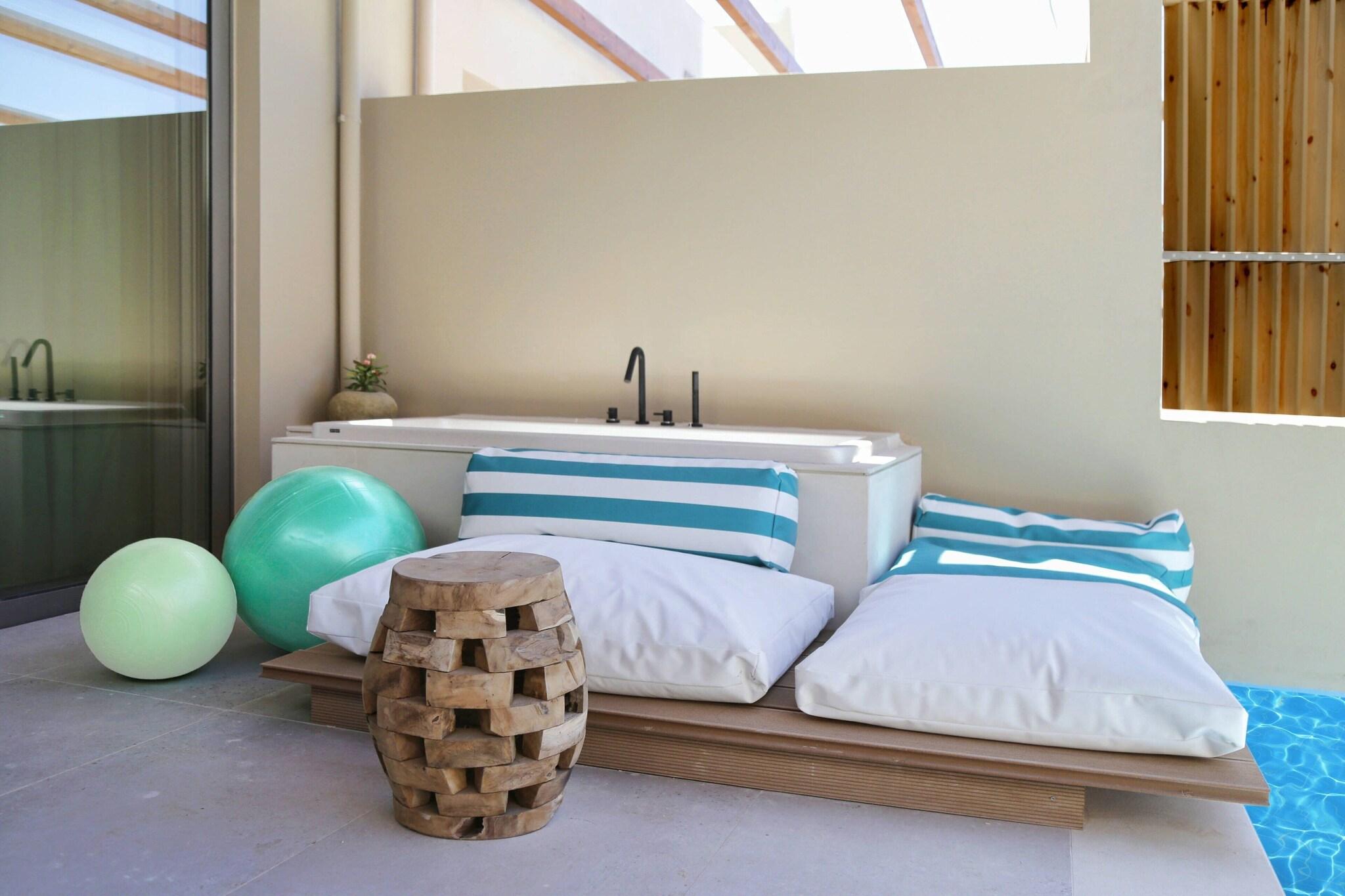 Double Pool View King Bed