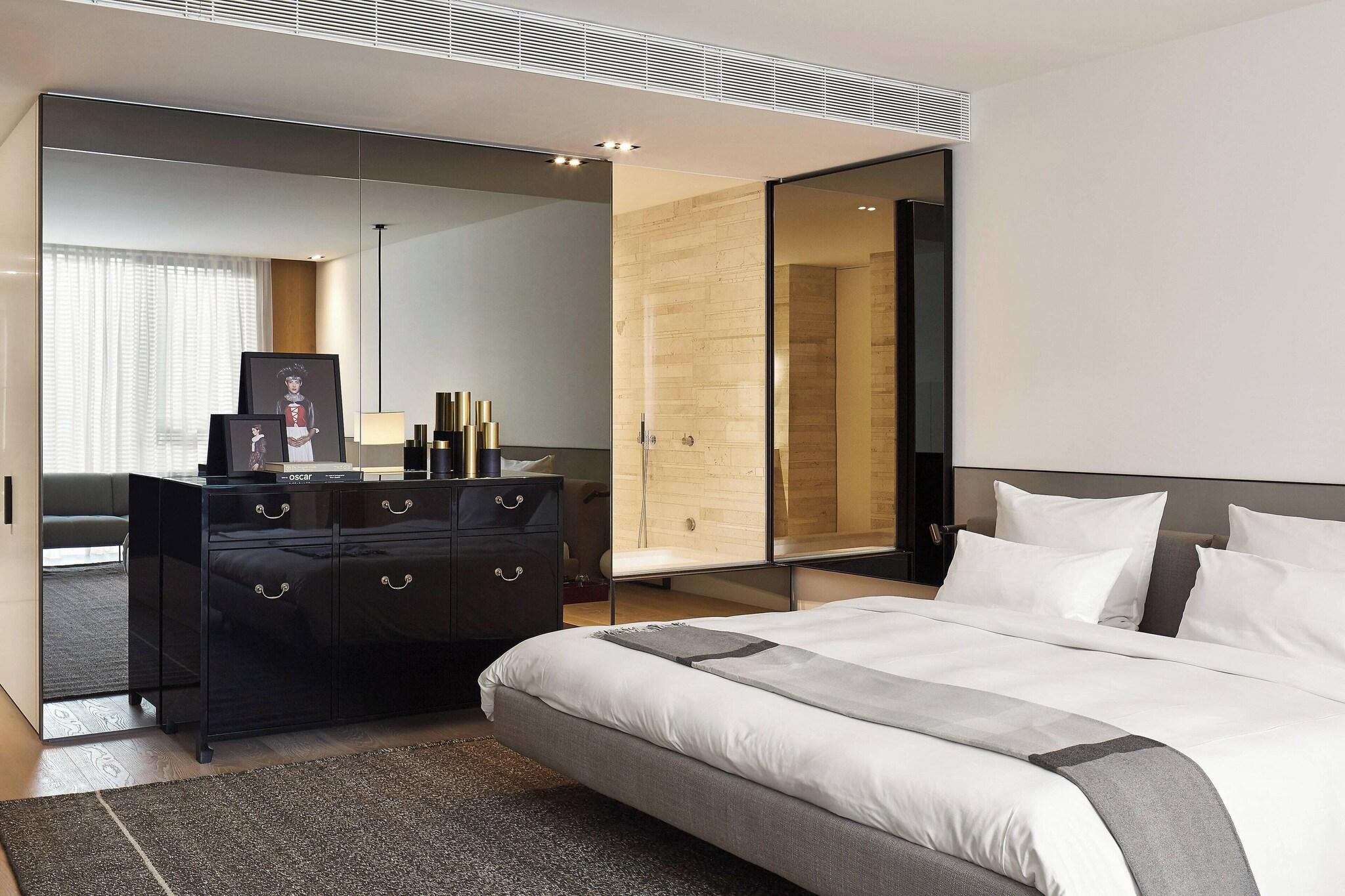 Junior Suite King Bed One Bedroom 