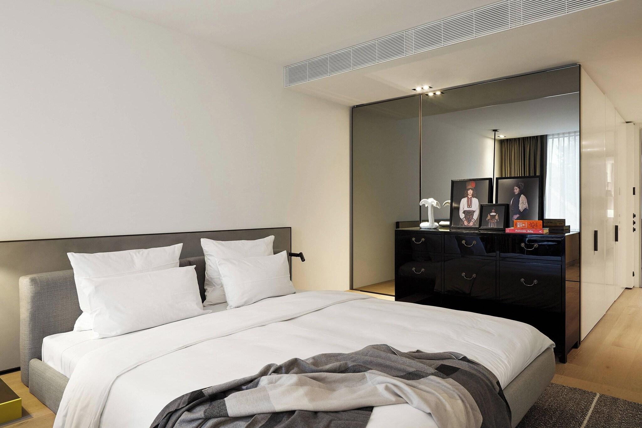 Double Superior King Bed