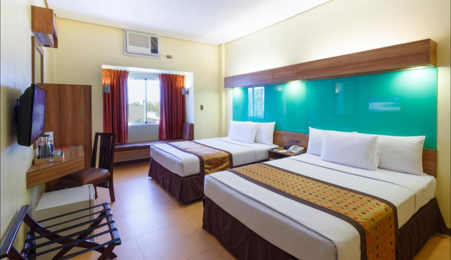 Quadruple Two Queen Beds