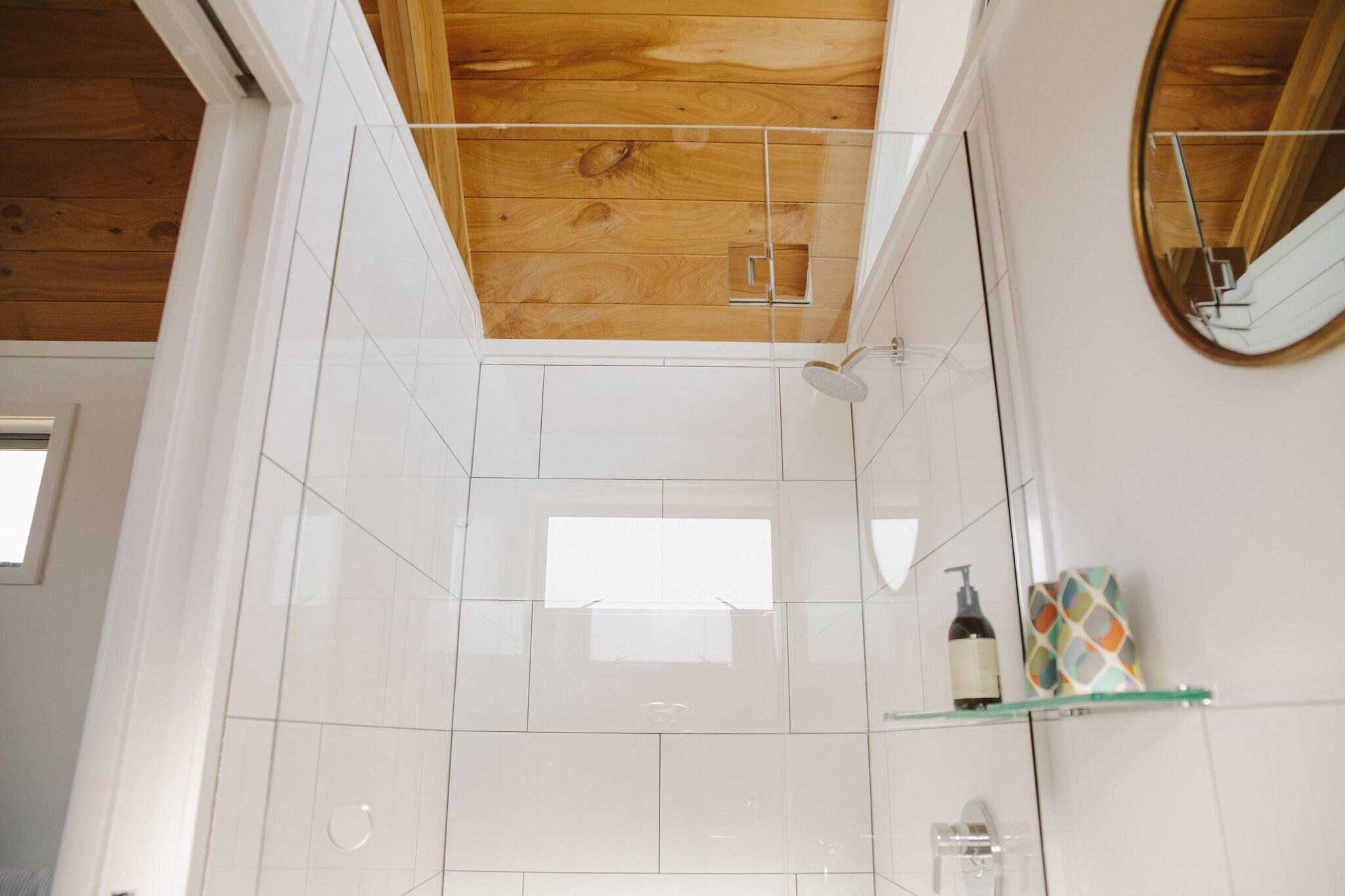 Suite Queen Size Bed