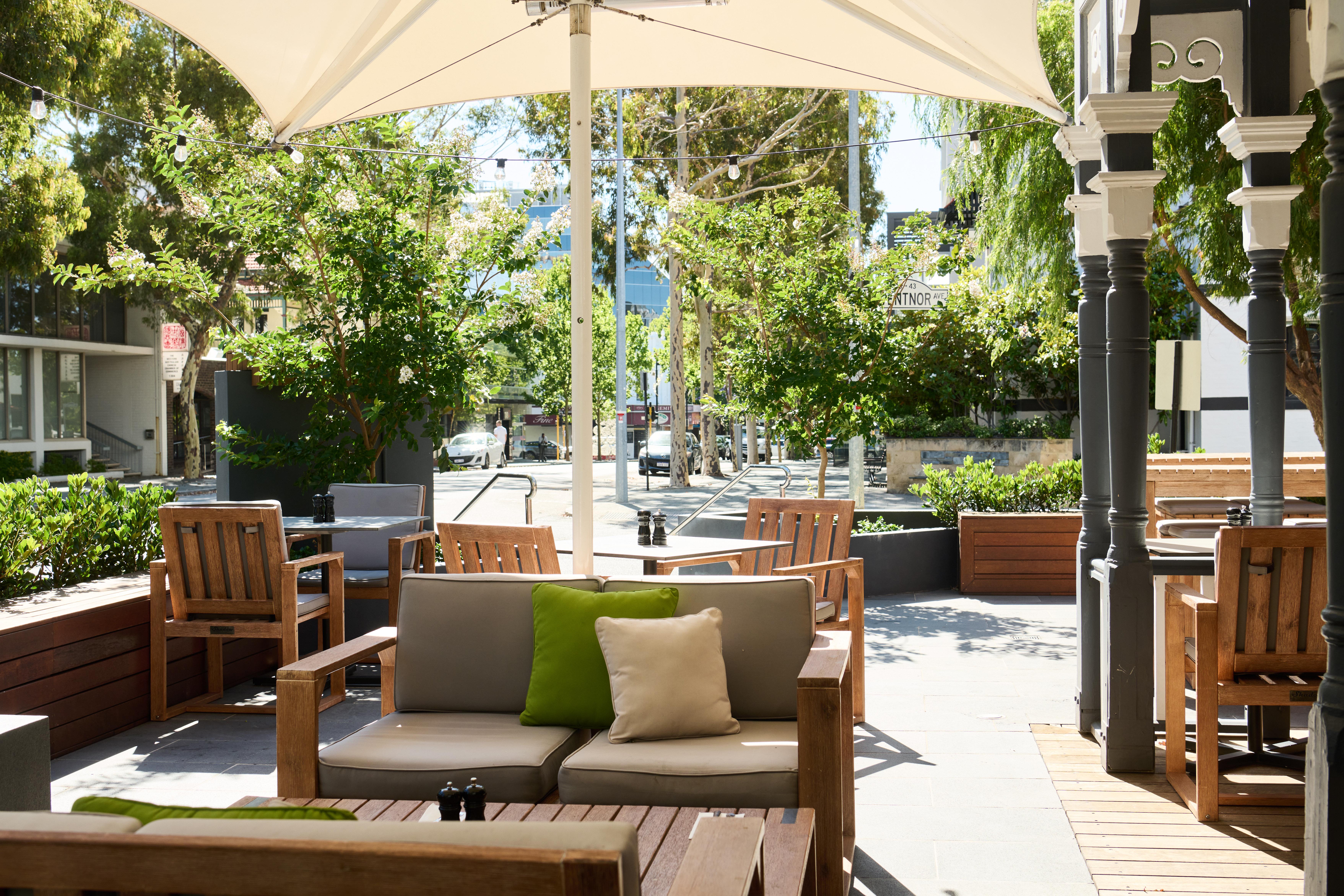 Double Deluxe King Bed