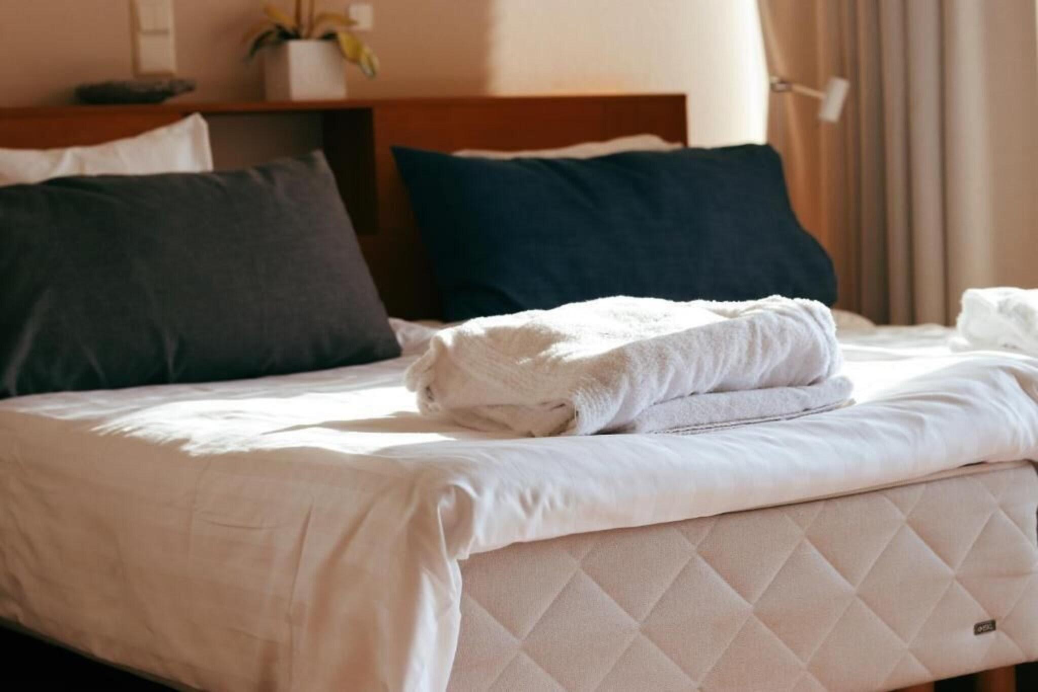 Junior Suite Queen Size Bed