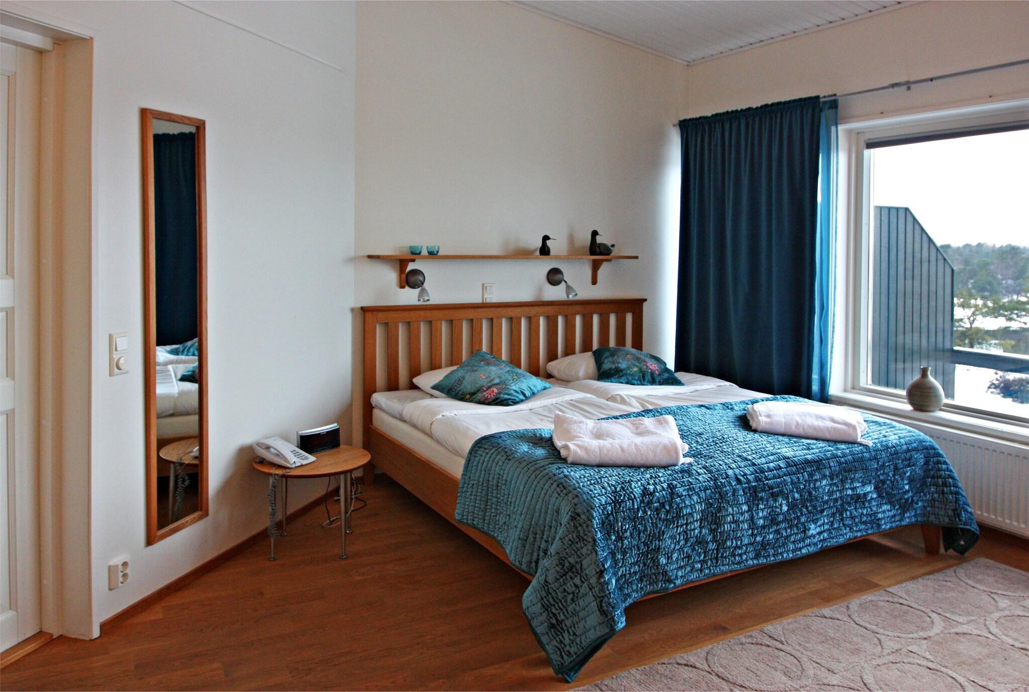 Junior Suite Queen Size Bed