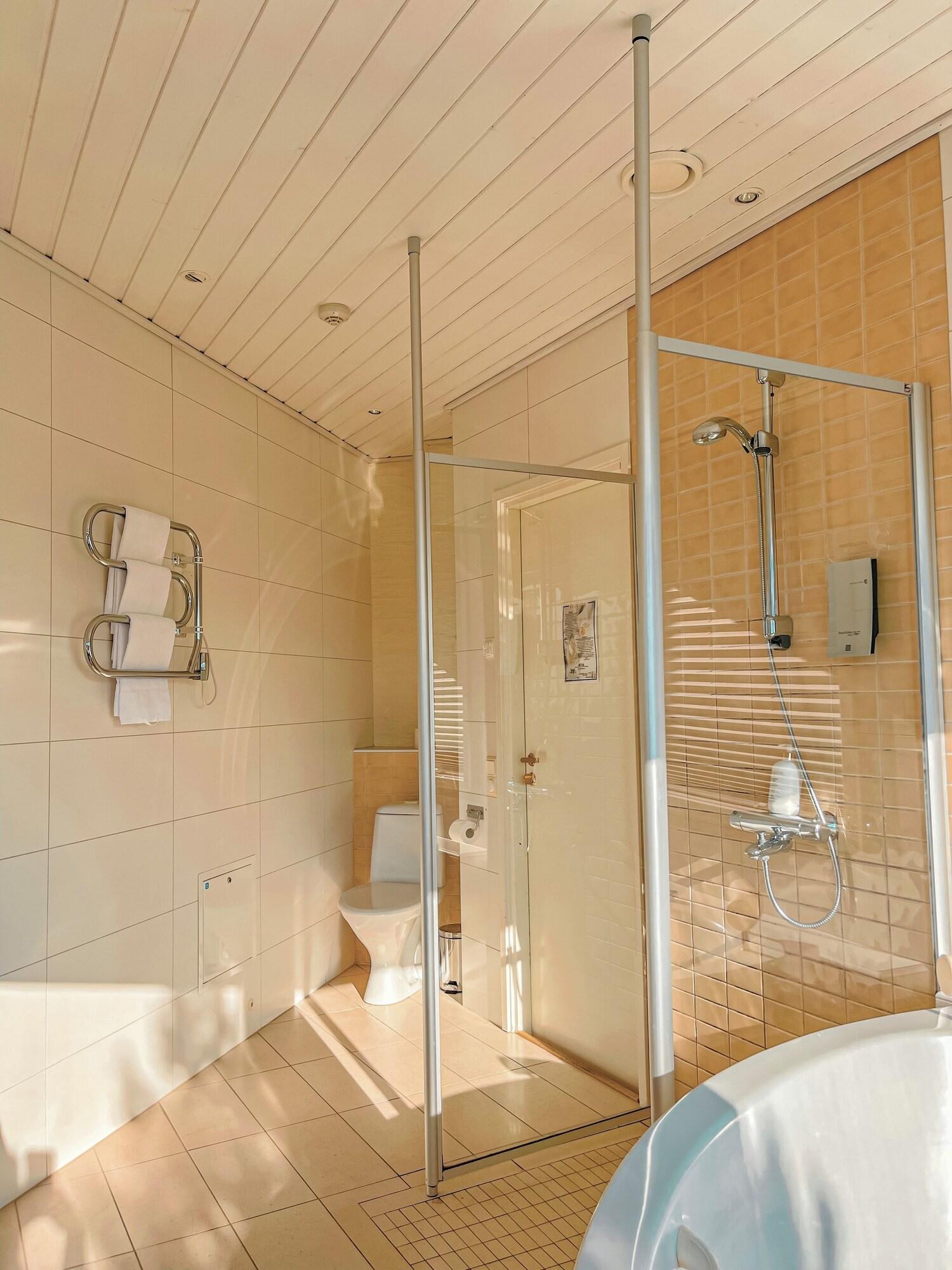 Junior Suite Queen Size Bed