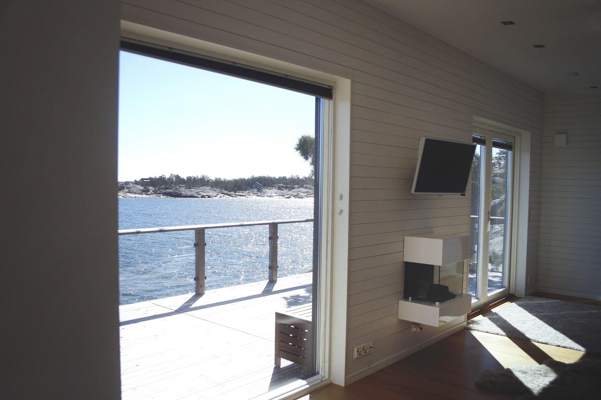 Villa Queen Size Bed