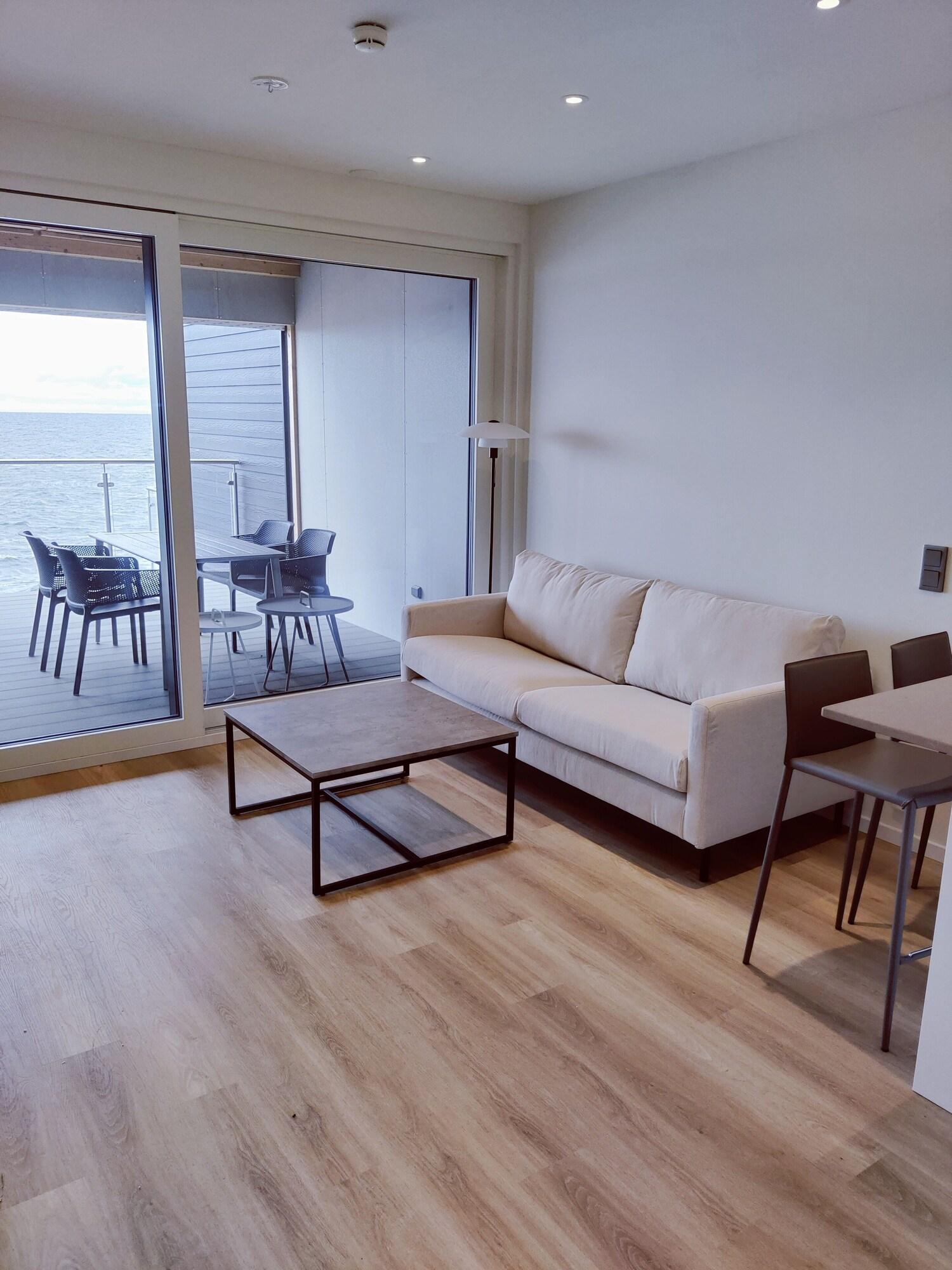 Apartment Queen Size Bed