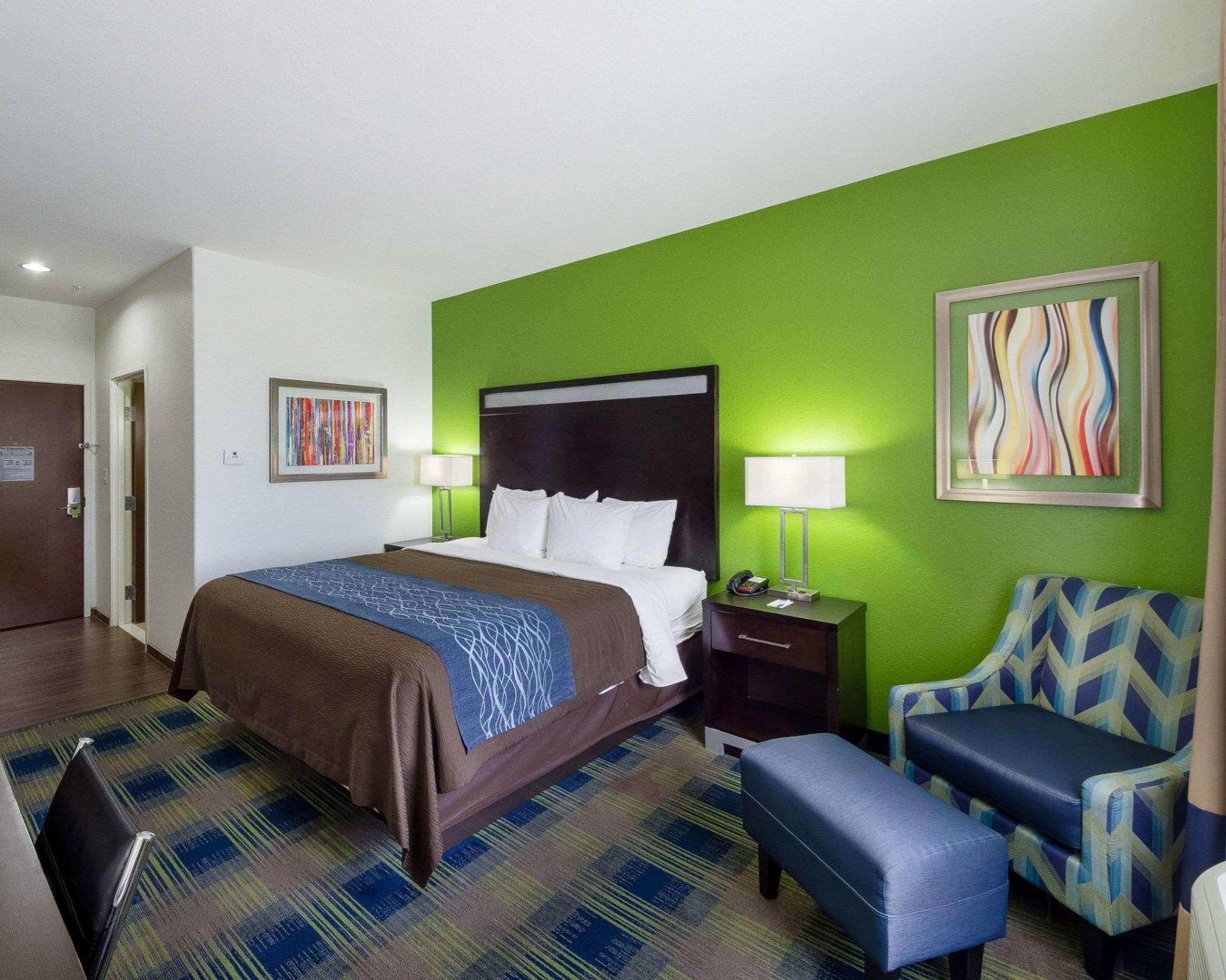 Double King Bed Non Smoking