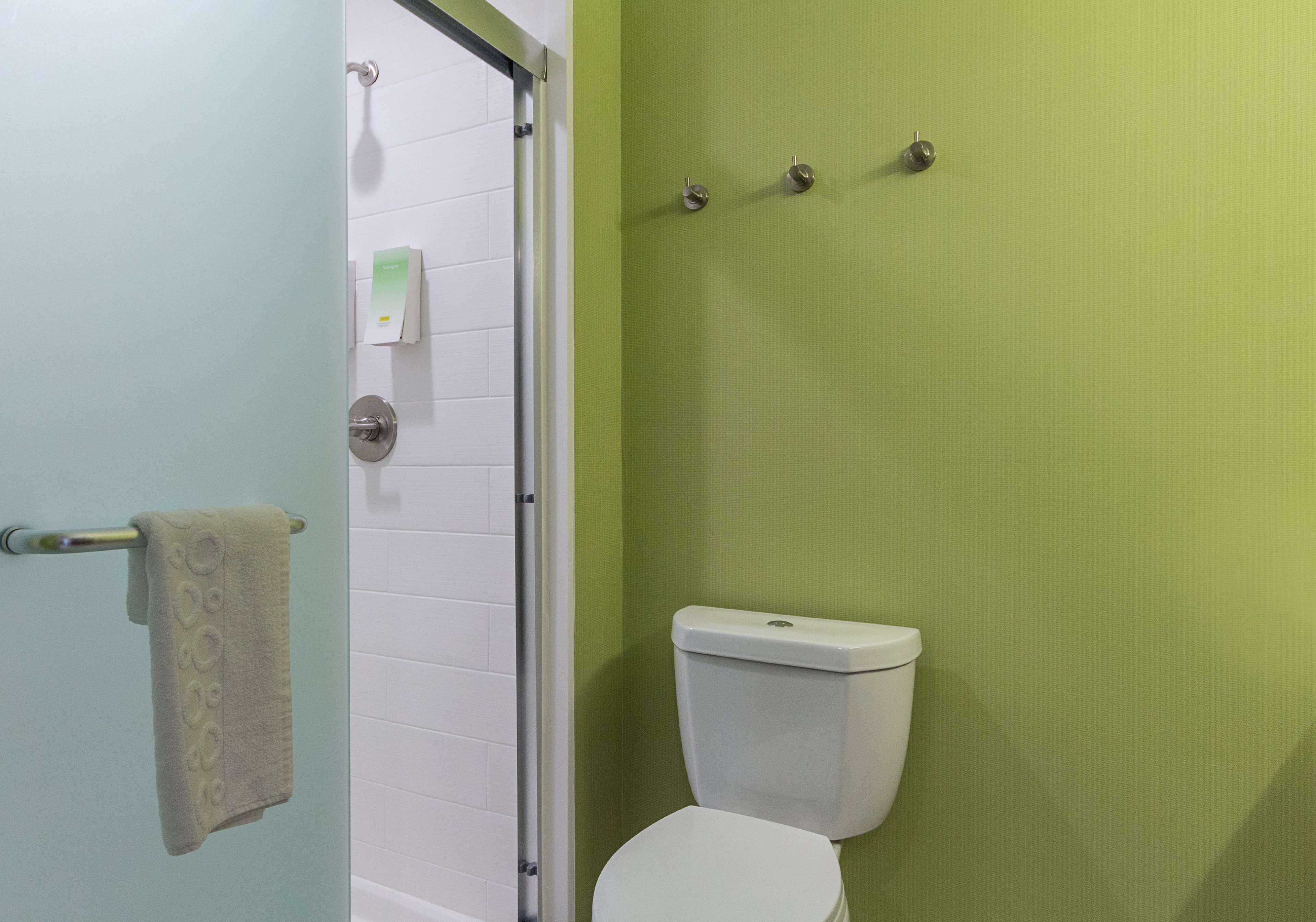 Studio Two Queen Beds Non Smoking