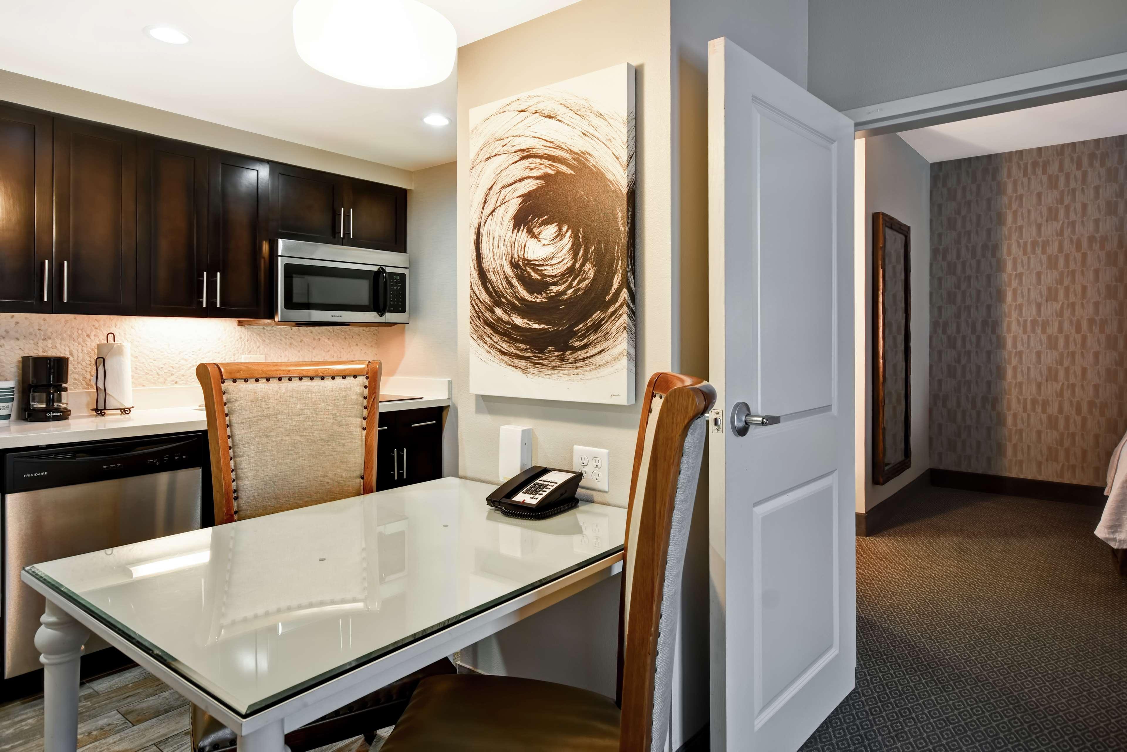 Suite Two Queen Beds