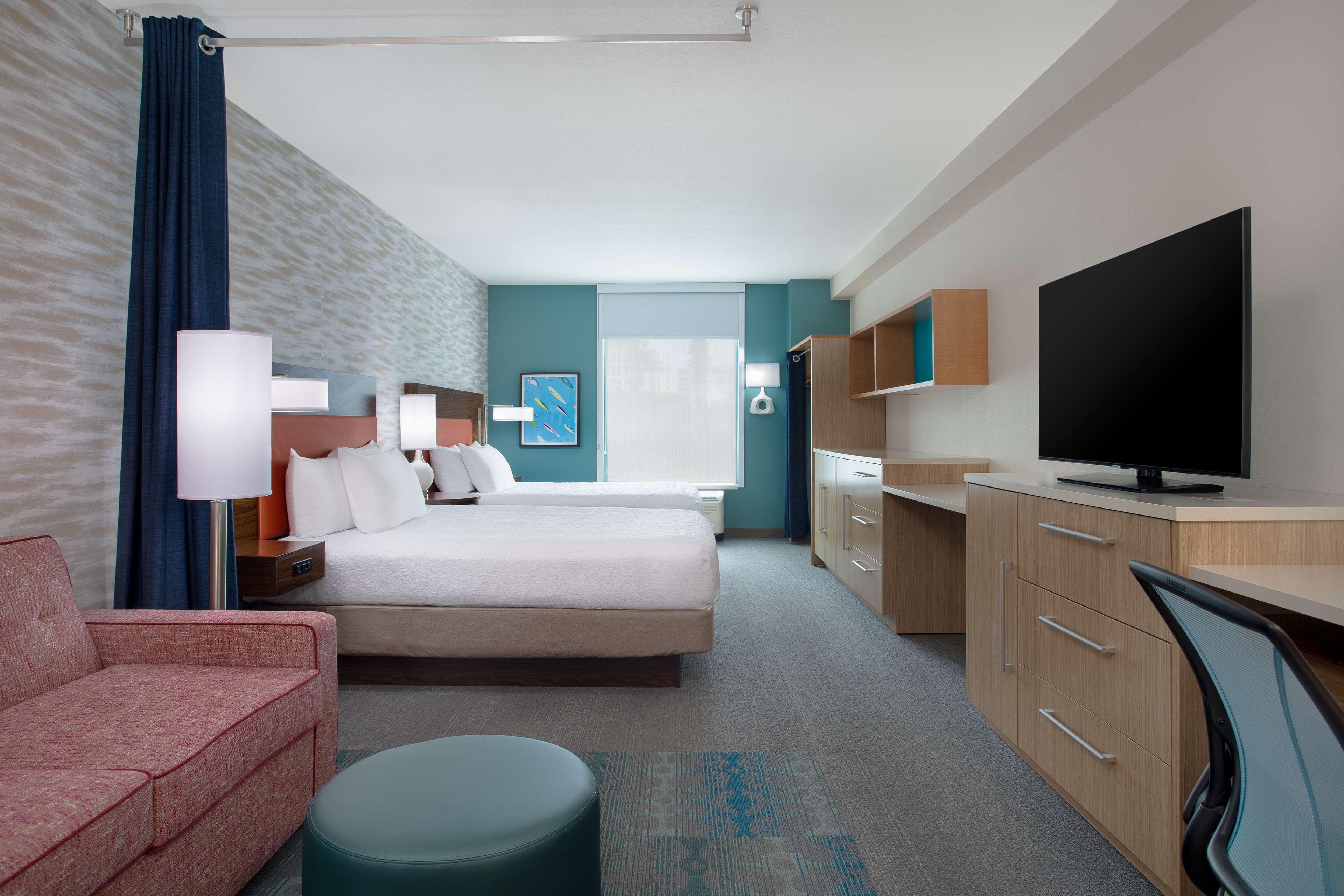 Studio Two Queen Beds