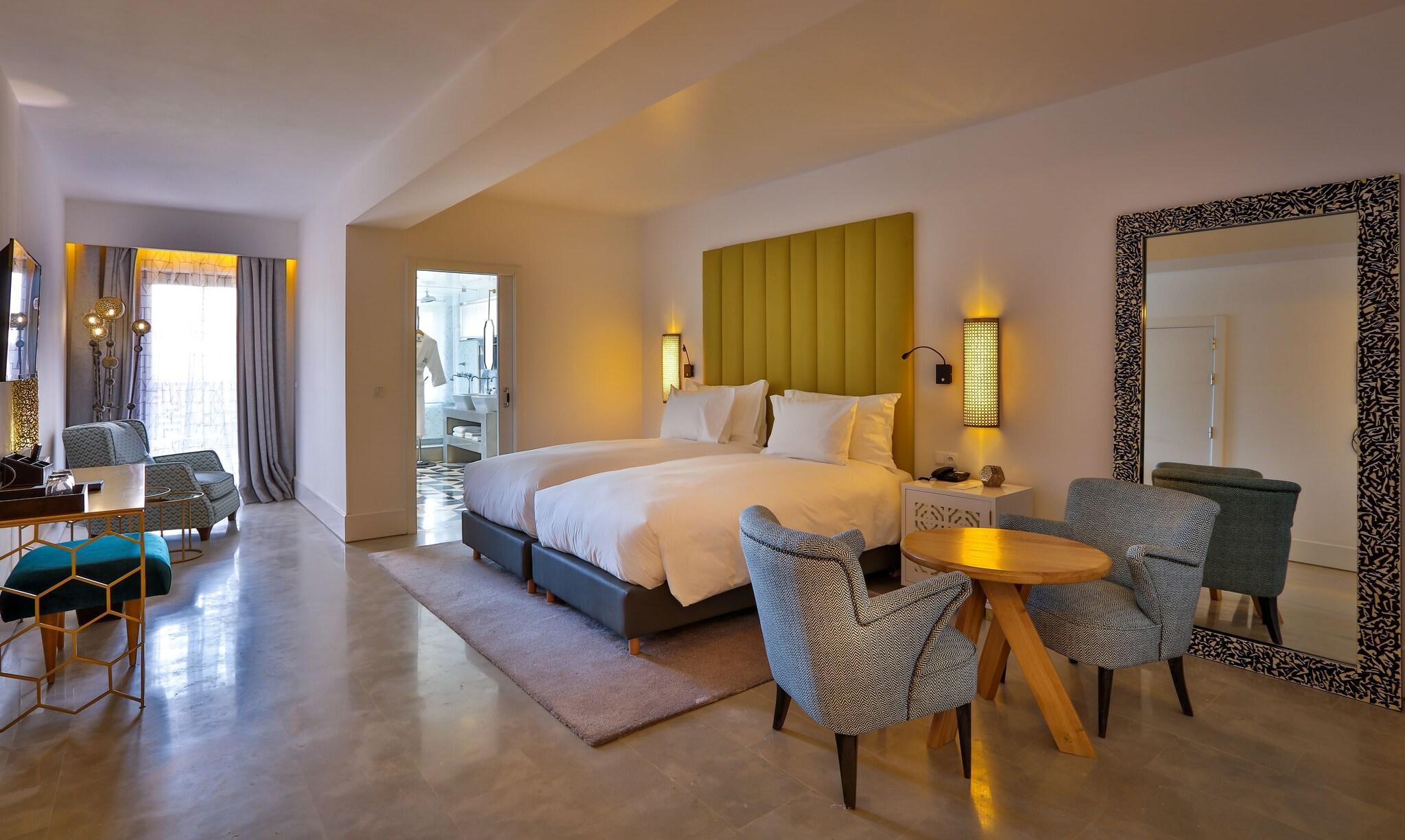 Double Deluxe King Bed