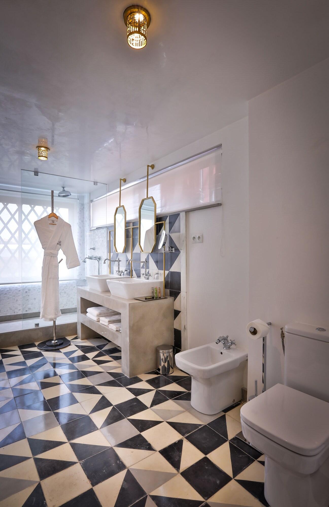 Twin Deluxe Two Beds