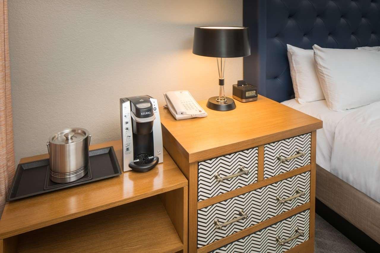 Double Deluxe King Bed