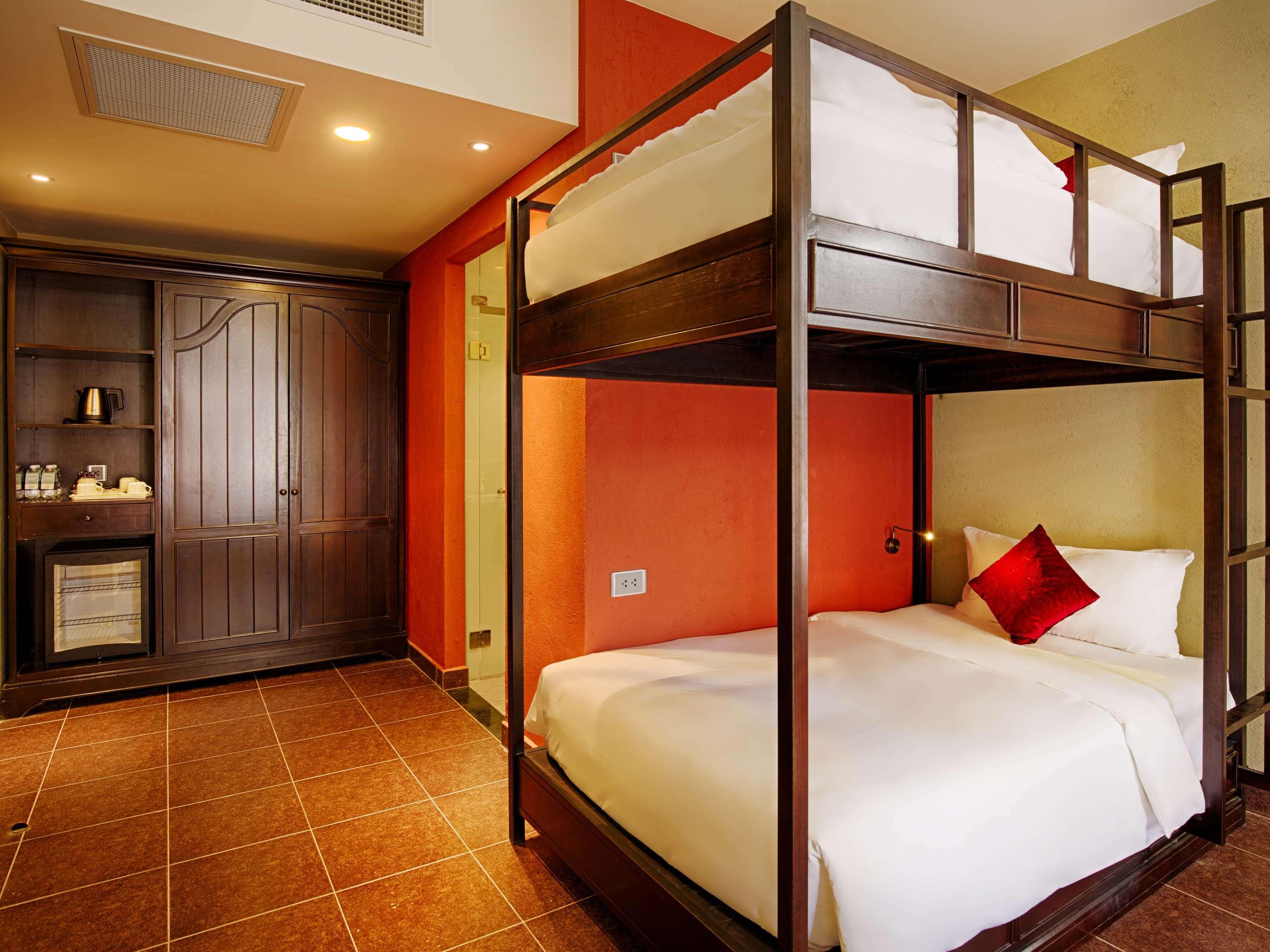 Family Room Superior King Bed