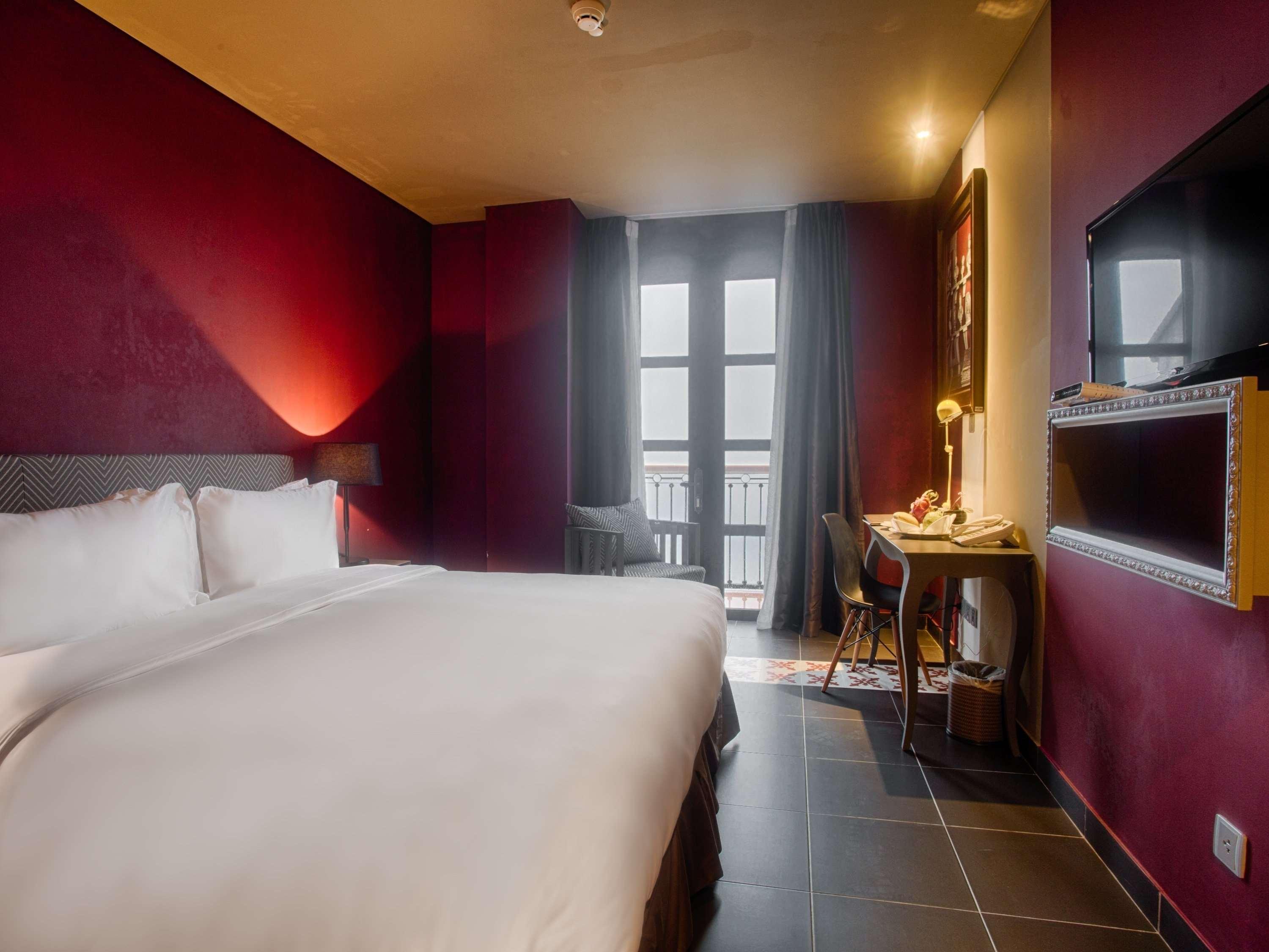 Double King Size Bed