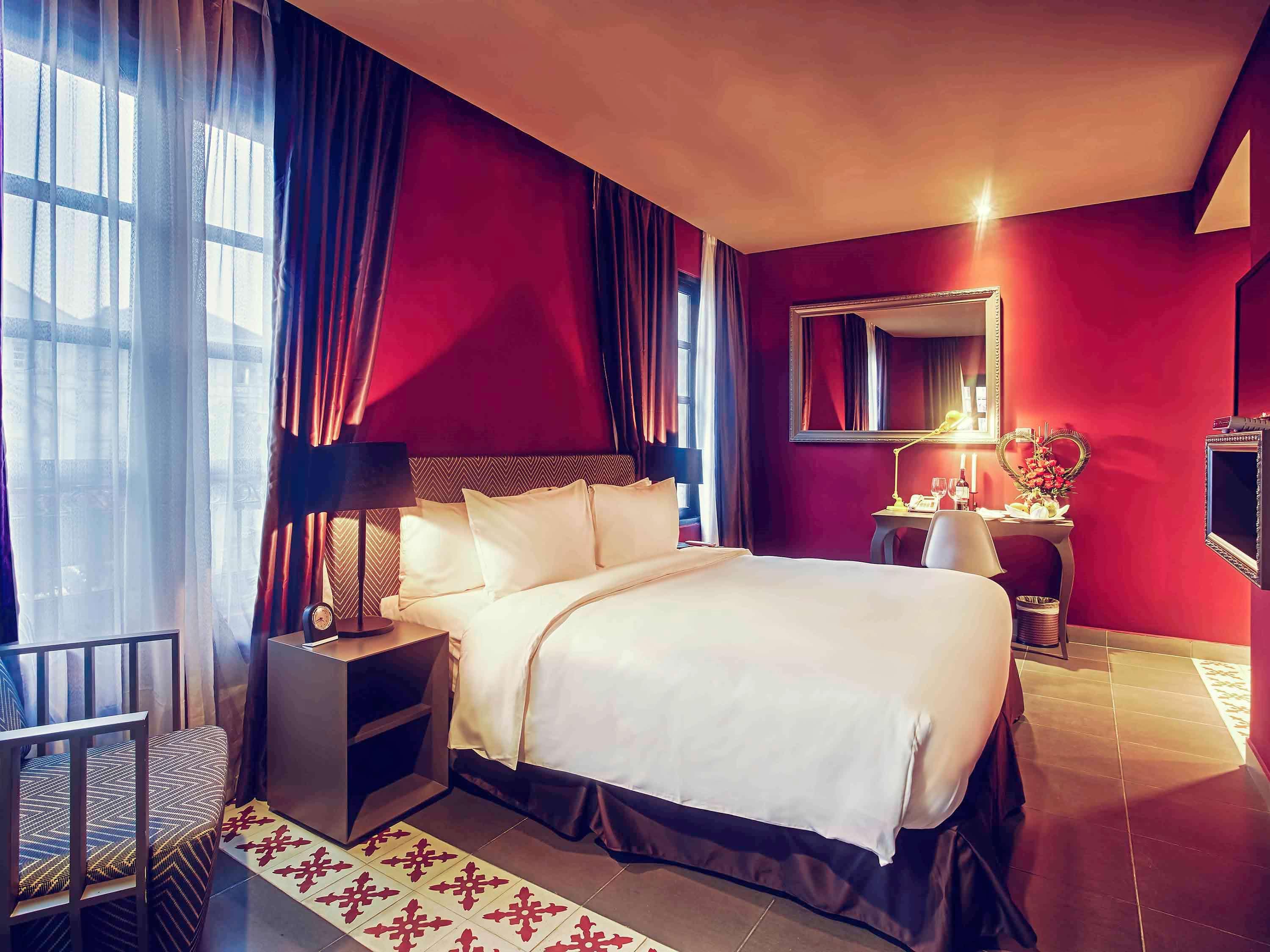 Double Deluxe King Bed