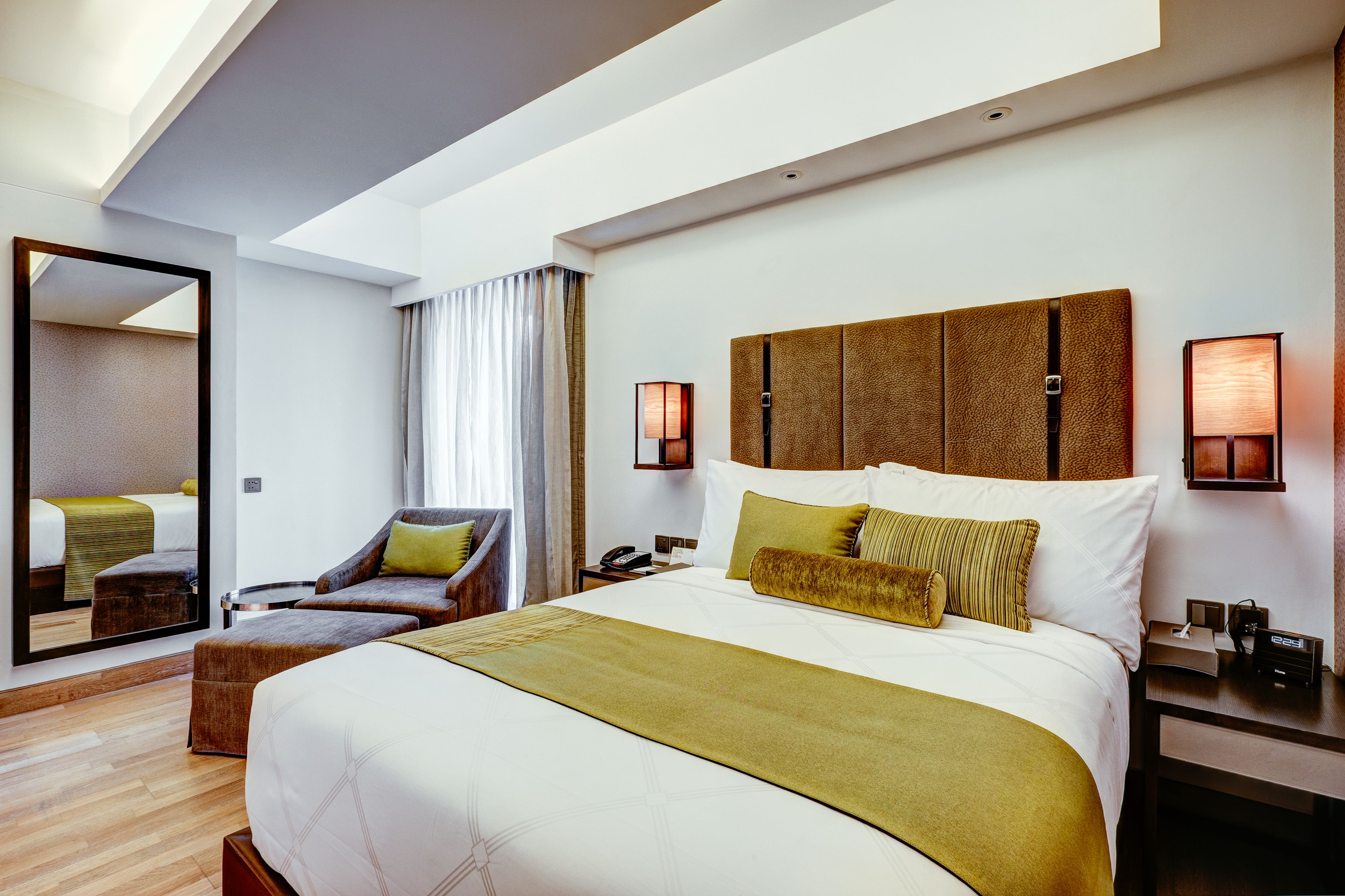 Single Deluxe Queen Bed