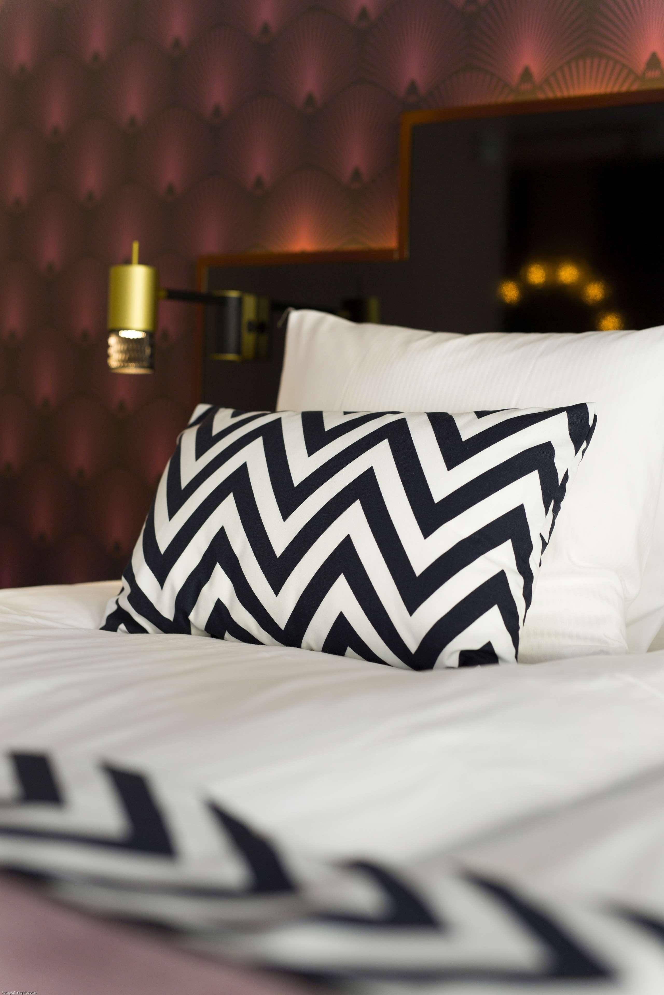 Double Queen Size Bed