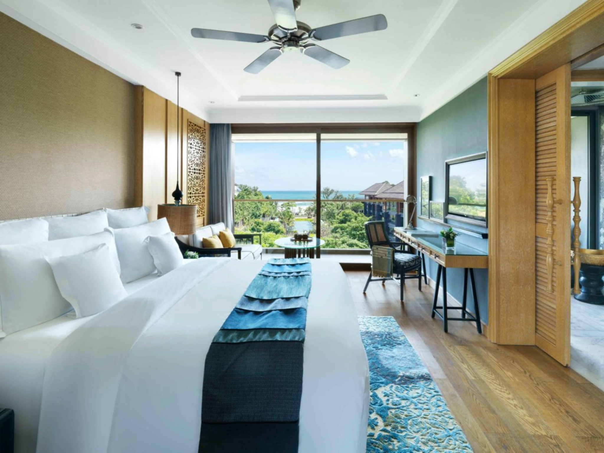 Suite Sea View King Bed