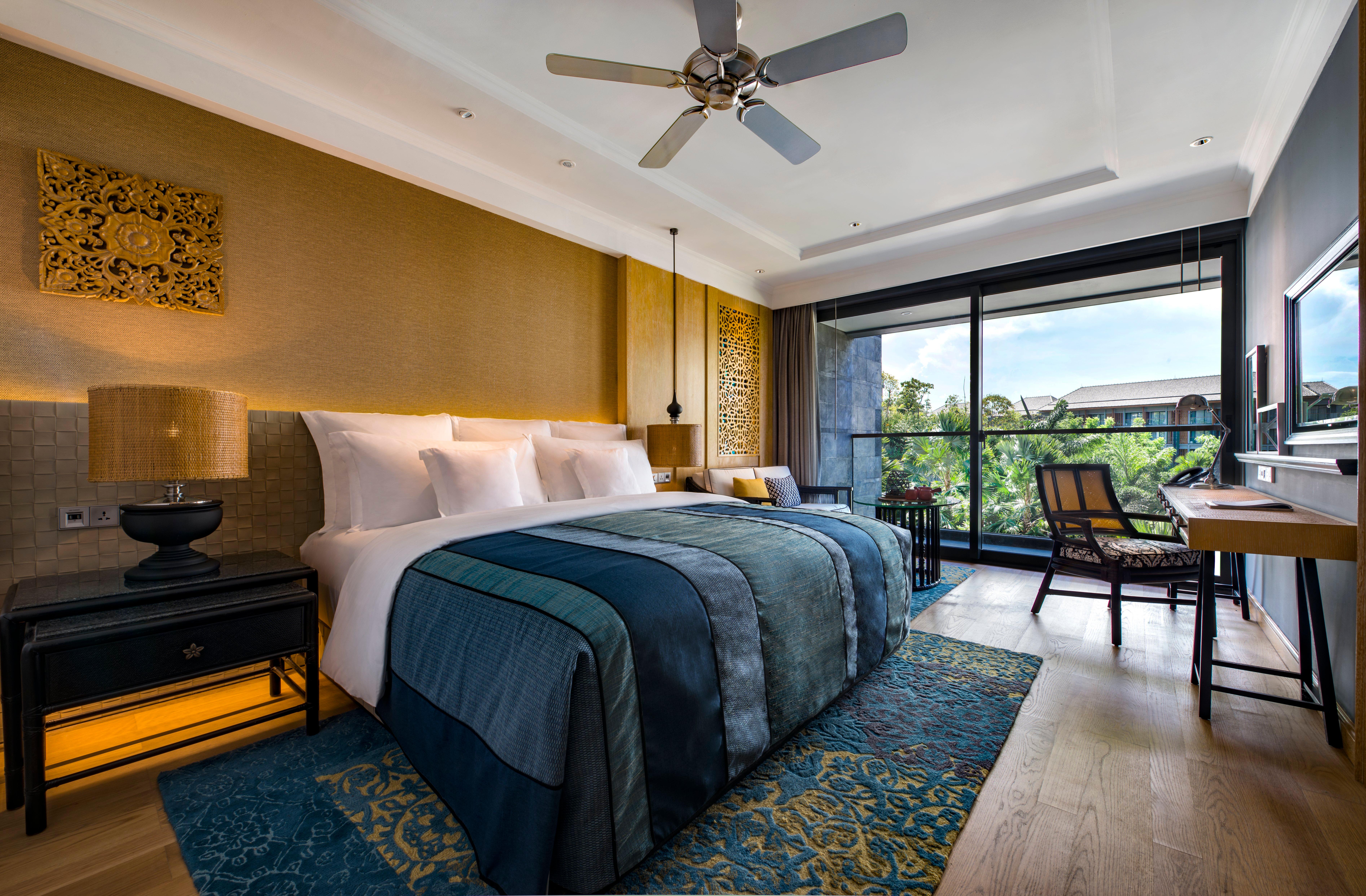 Double Garden View King Bed