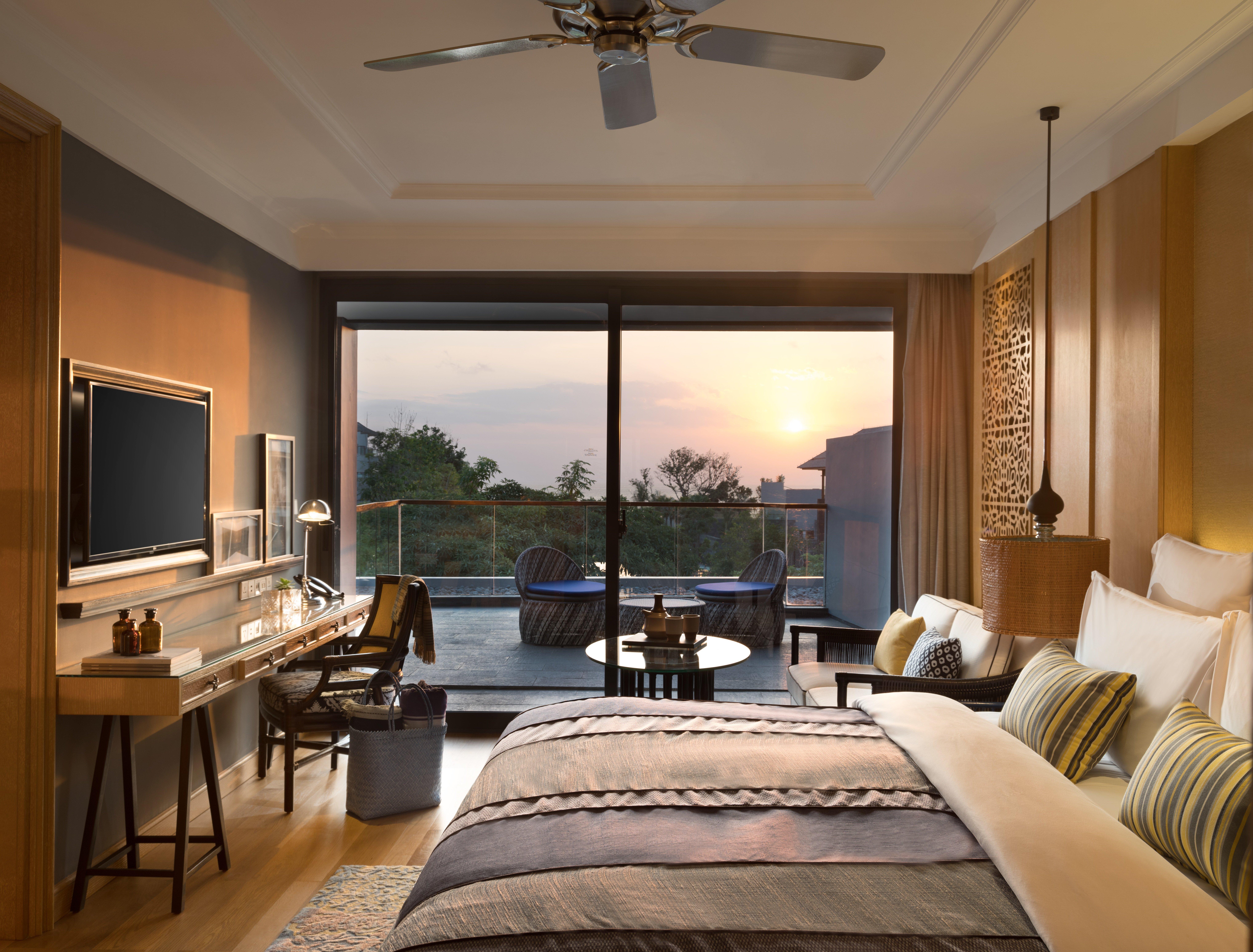 Double Partial Ocean View King Bed