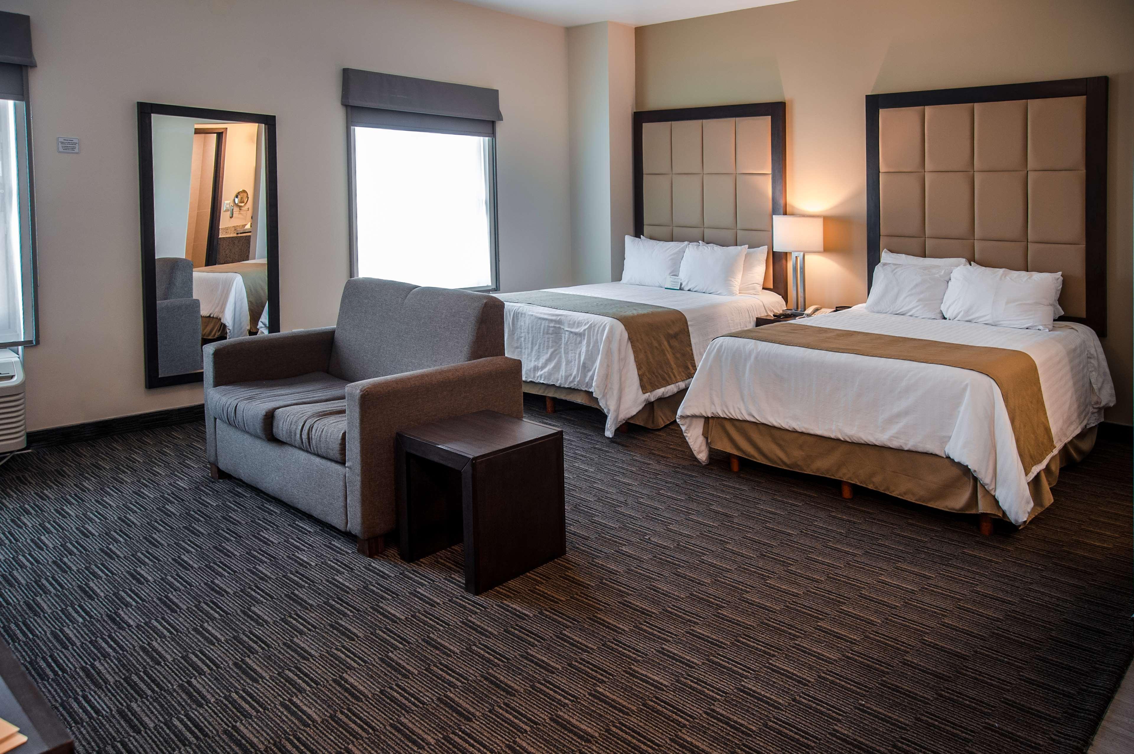 Junior Suite Two Queen Beds Non Smoking