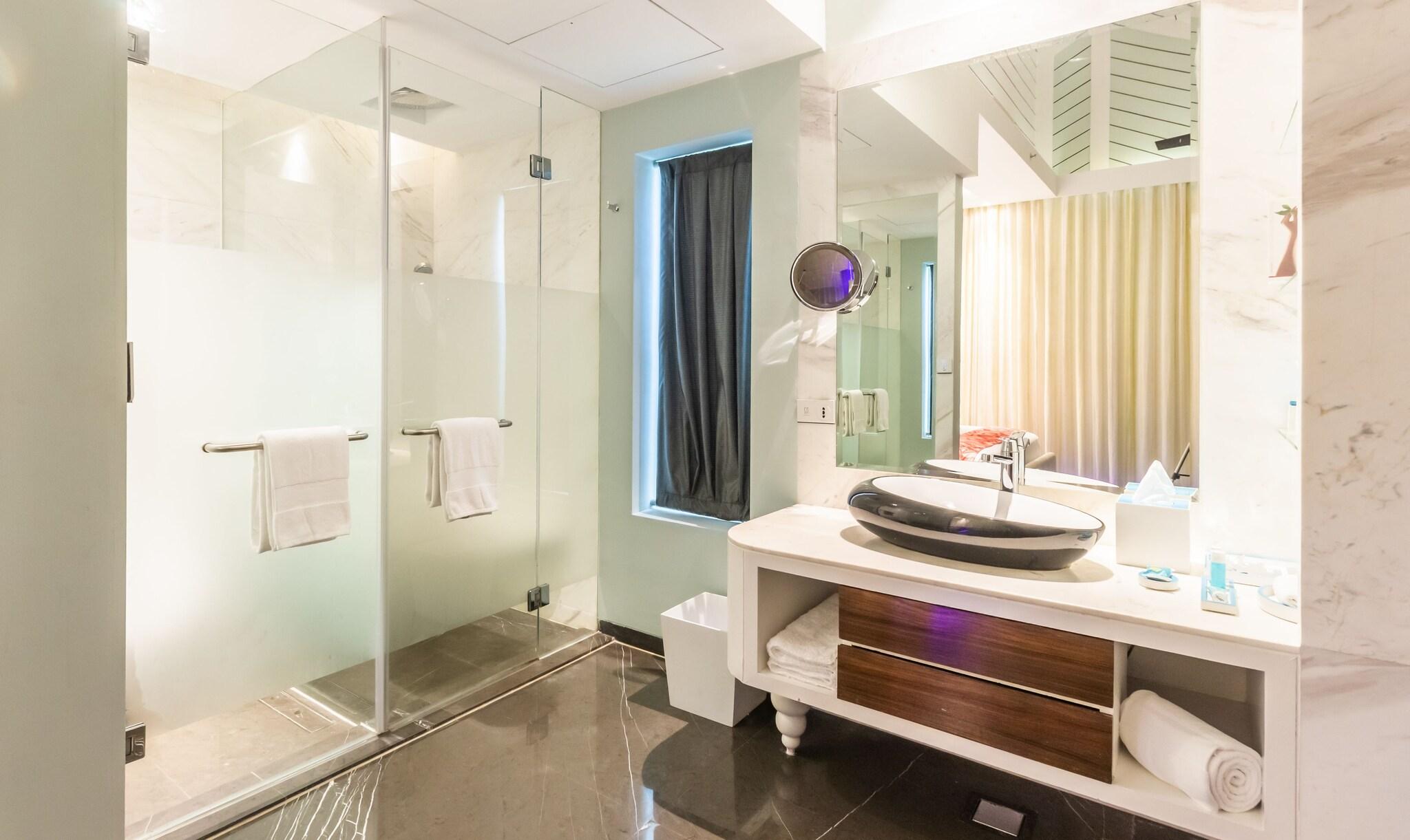 Chalet Garden View King Bed