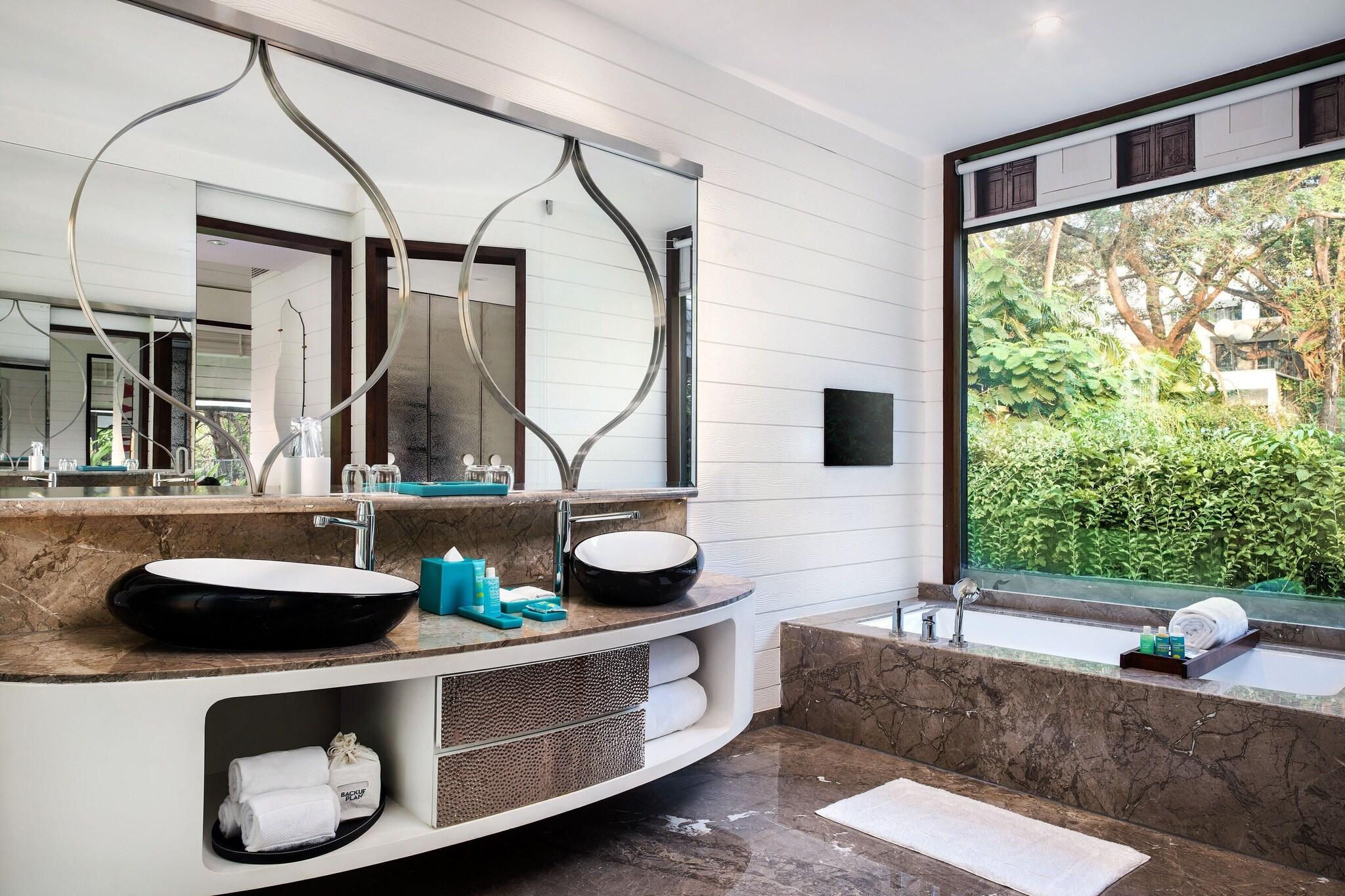 Chalet Garden View King Bed