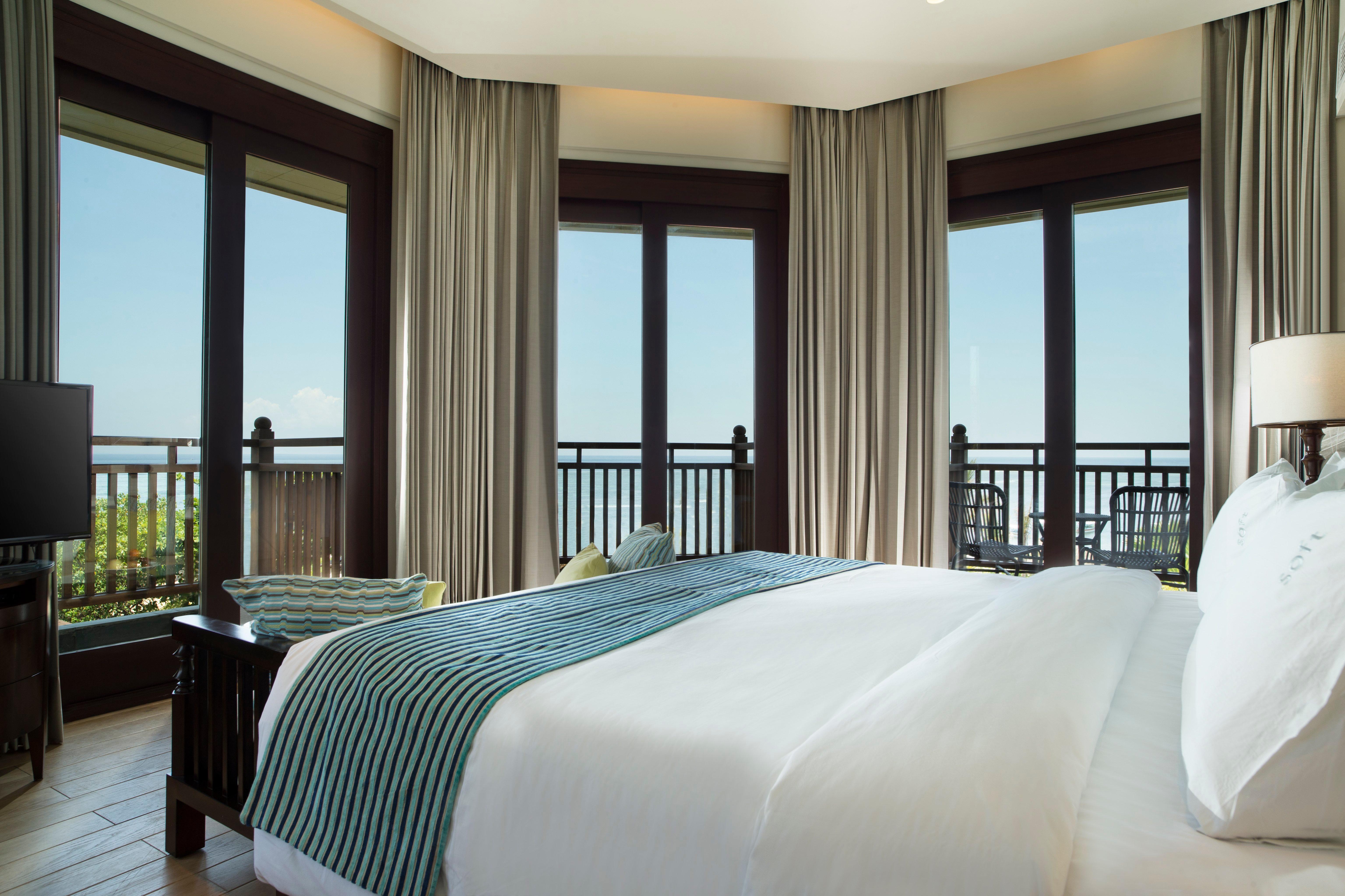 Suite Sea View King Bed