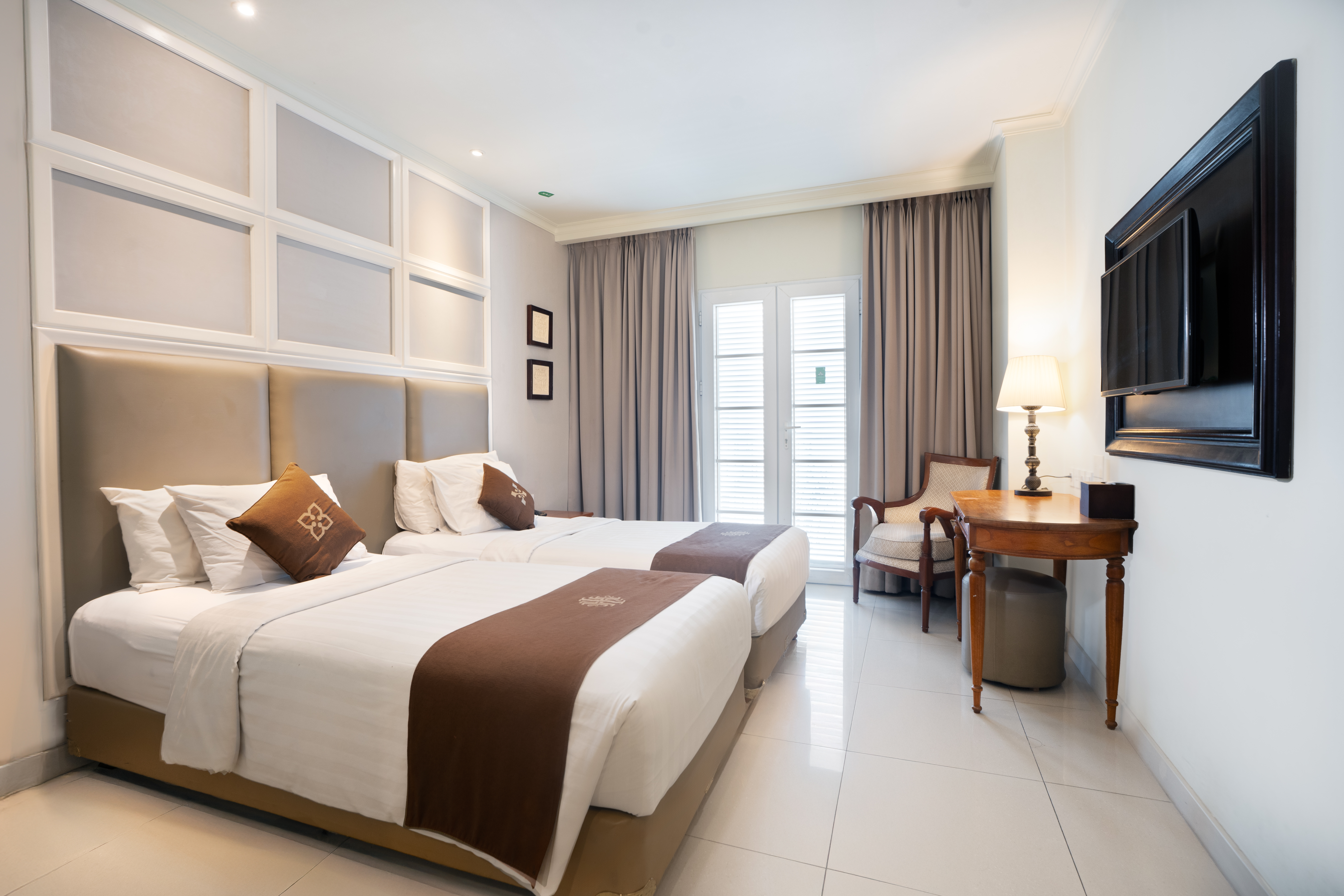 Twin Deluxe with Balcony