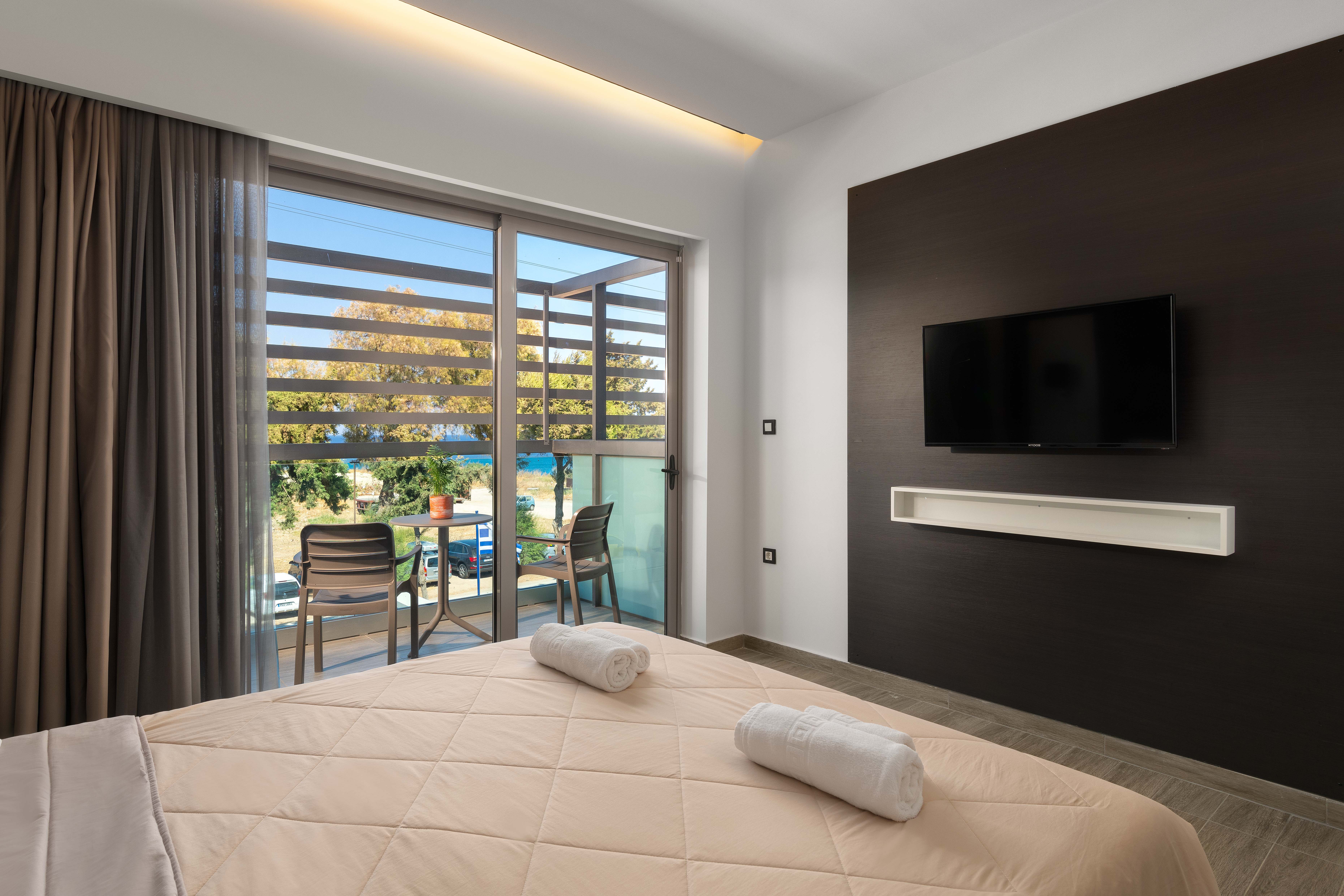 Double Deluxe Side Sea View